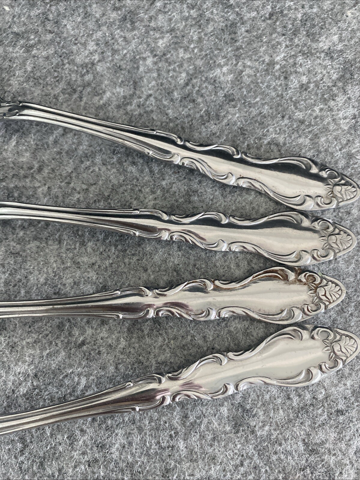 4 TOWLE/SUPREME CUTLERY STAINLESS FLATWARE, "PIERRE" PATTERN DINNER SPOONS