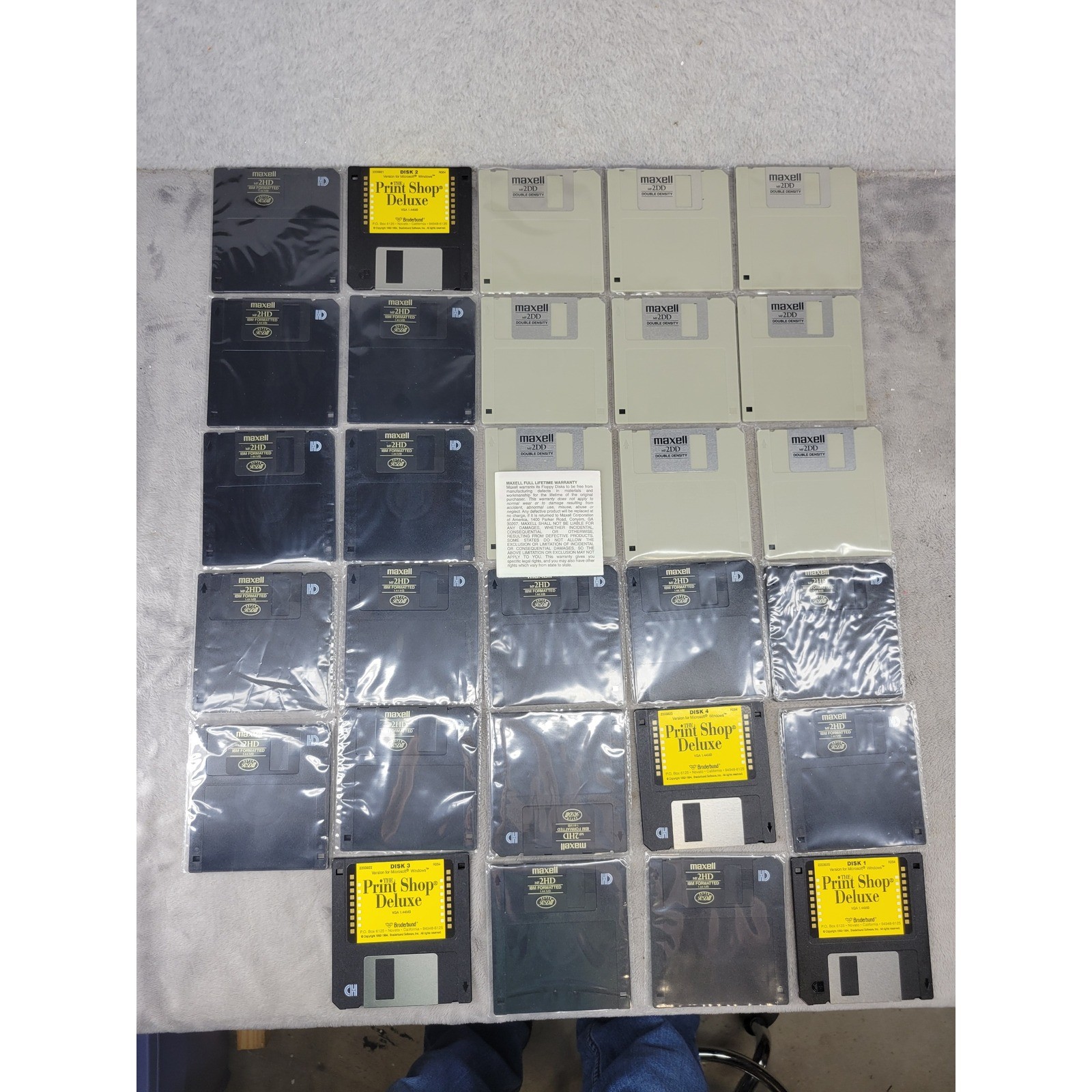 Maxell 3.5 Floppy Disks Lot of 29 MF2HD 1.44MB MF2DD Print Shop Deluxe Windows