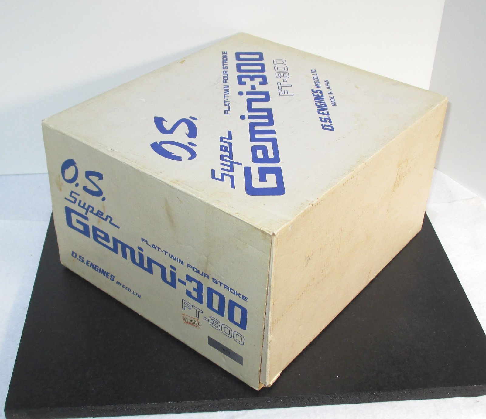 O.S. FT-300 (Super Gemini 300) 24.38cc x2 Horizontally Opposed 2-Cylinder used