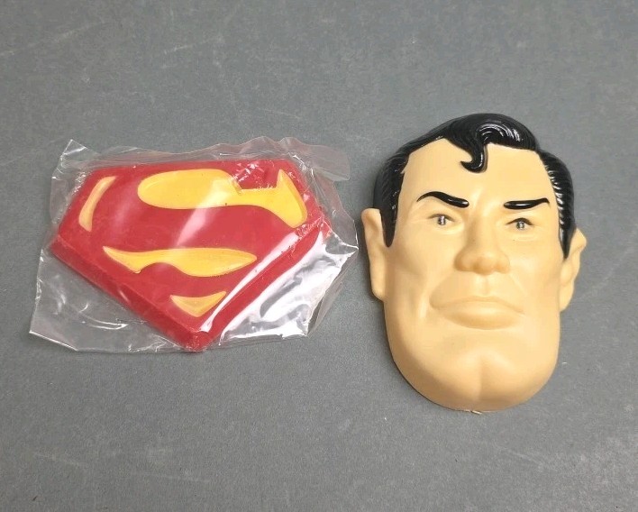 1977 Wilton Superman Cake Toppers Face & Chest Insignia DC Comics Excellent Vtg
