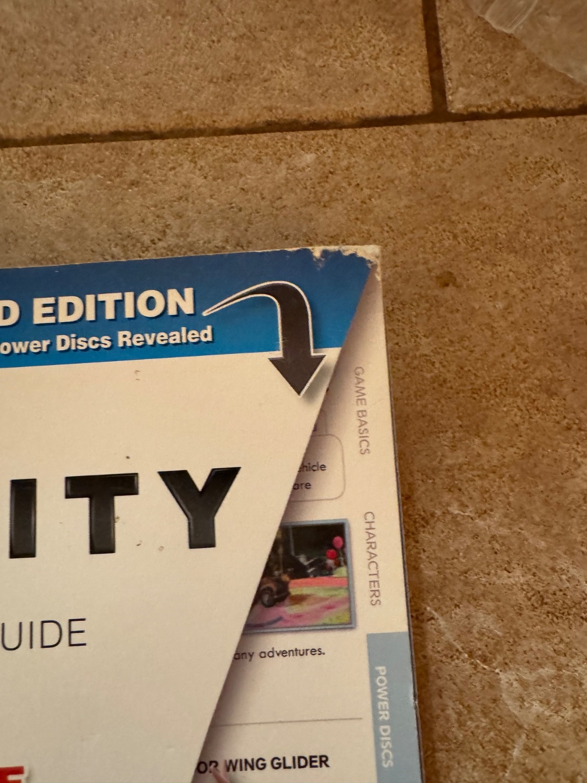 DISNEY INFINITY OFFICIAL GAME GUIDE & 2.0 edition official game guide