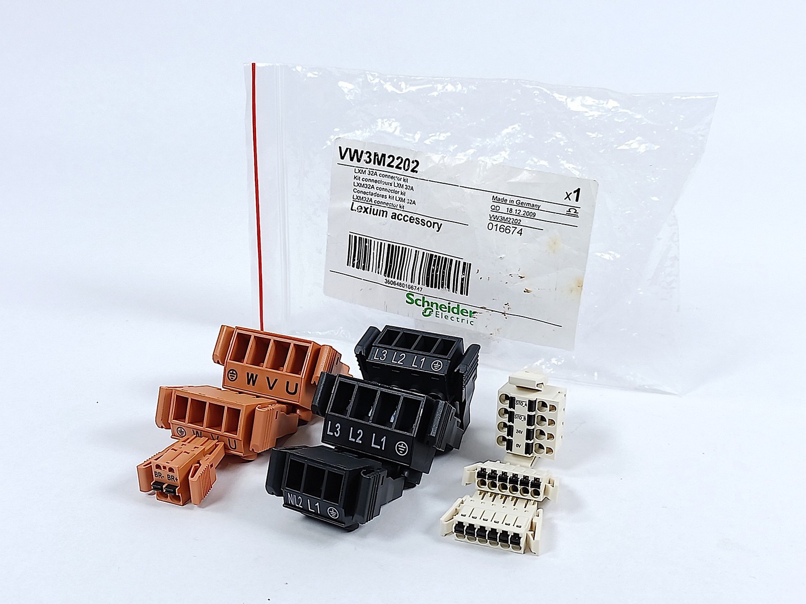 Schneider Electric VW3M2202 LXM 32C Connector Kit