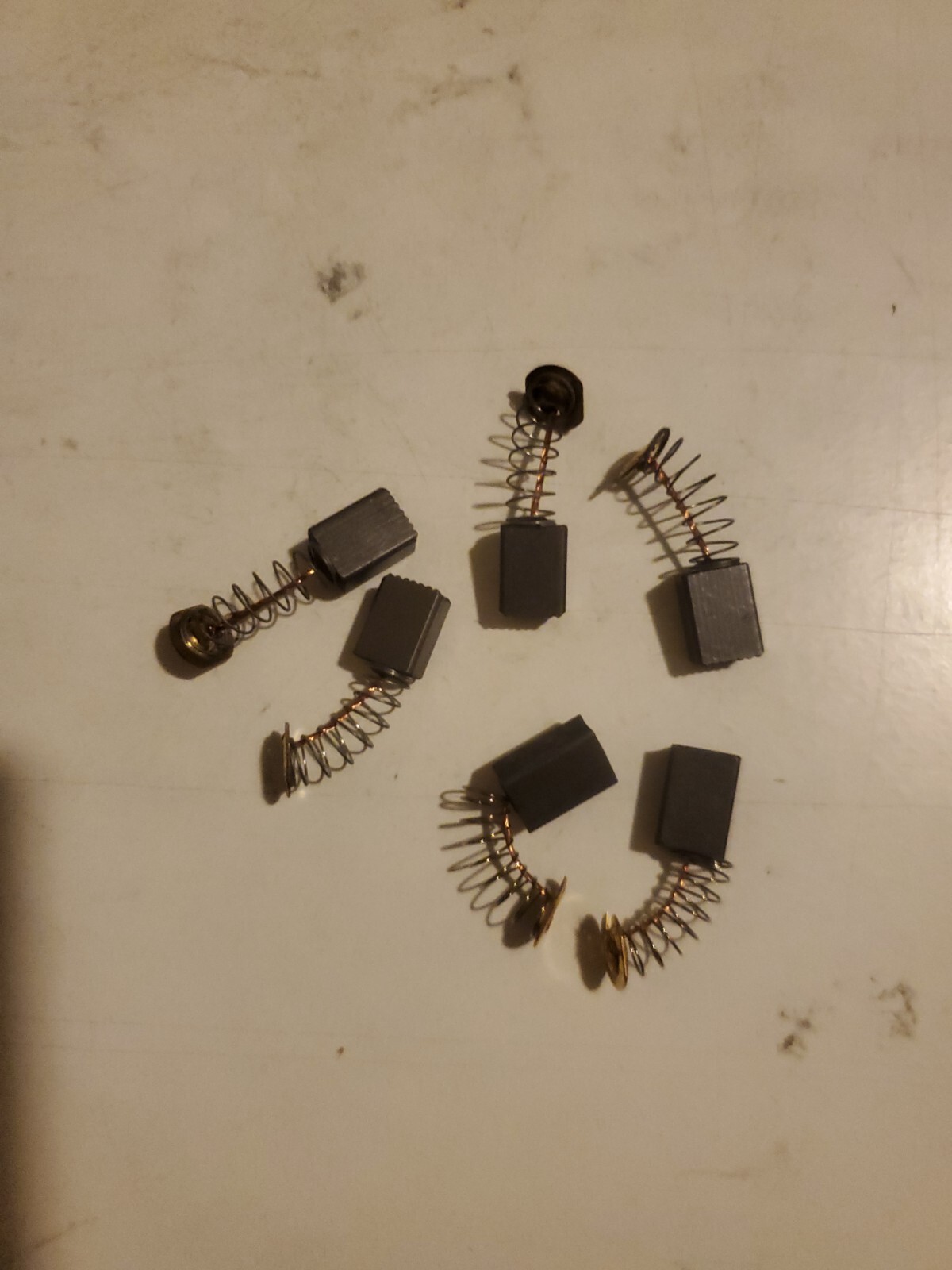 Makita Genuine Carbon Brush CB408 - set of 6. Carbones