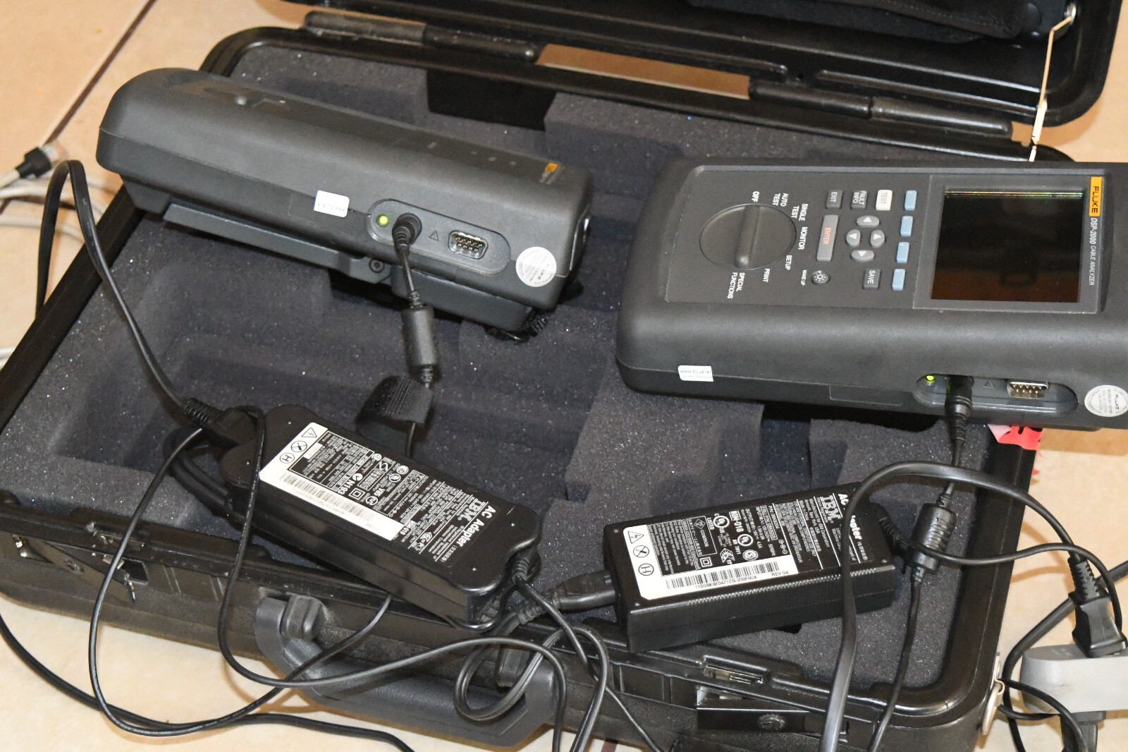 Fluke Networks DSP-2000 DSP2000 SR Cat5 LAN Cable Analyzer Tester Certifier 515A