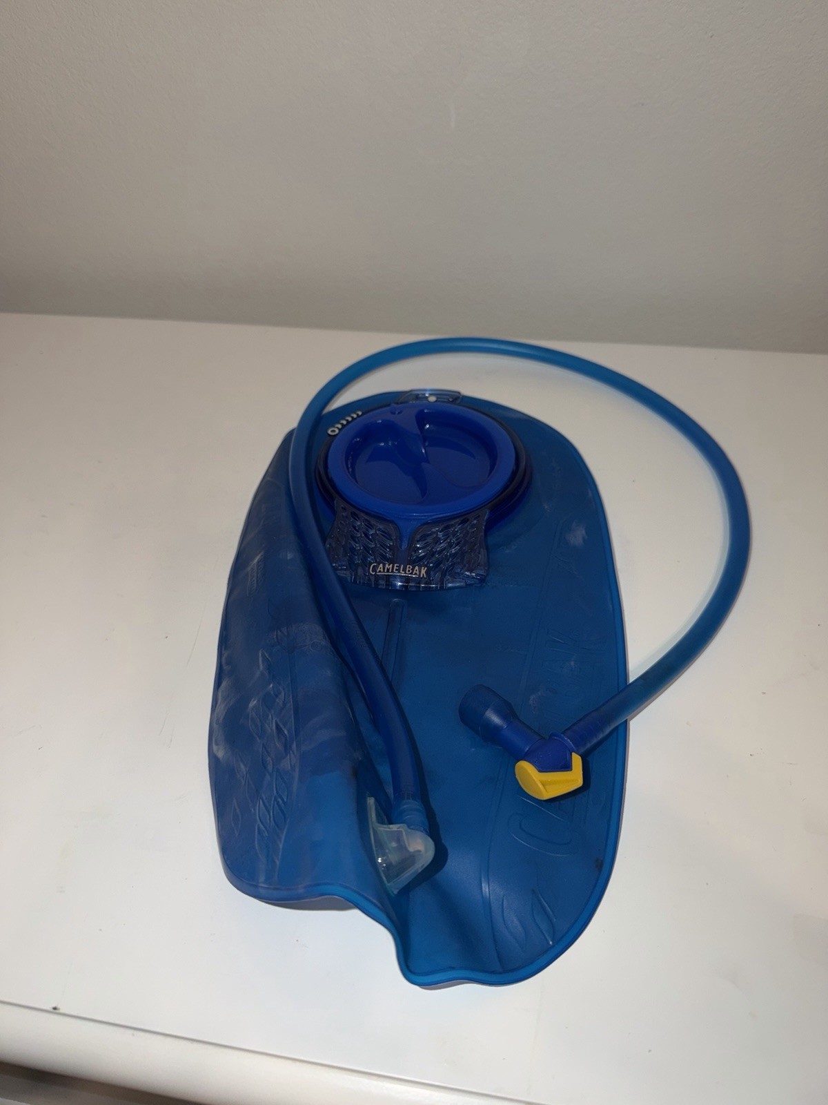 CamelBak Classic Hydration Pack 2L Black Adjustable Straps Reflective Hiking