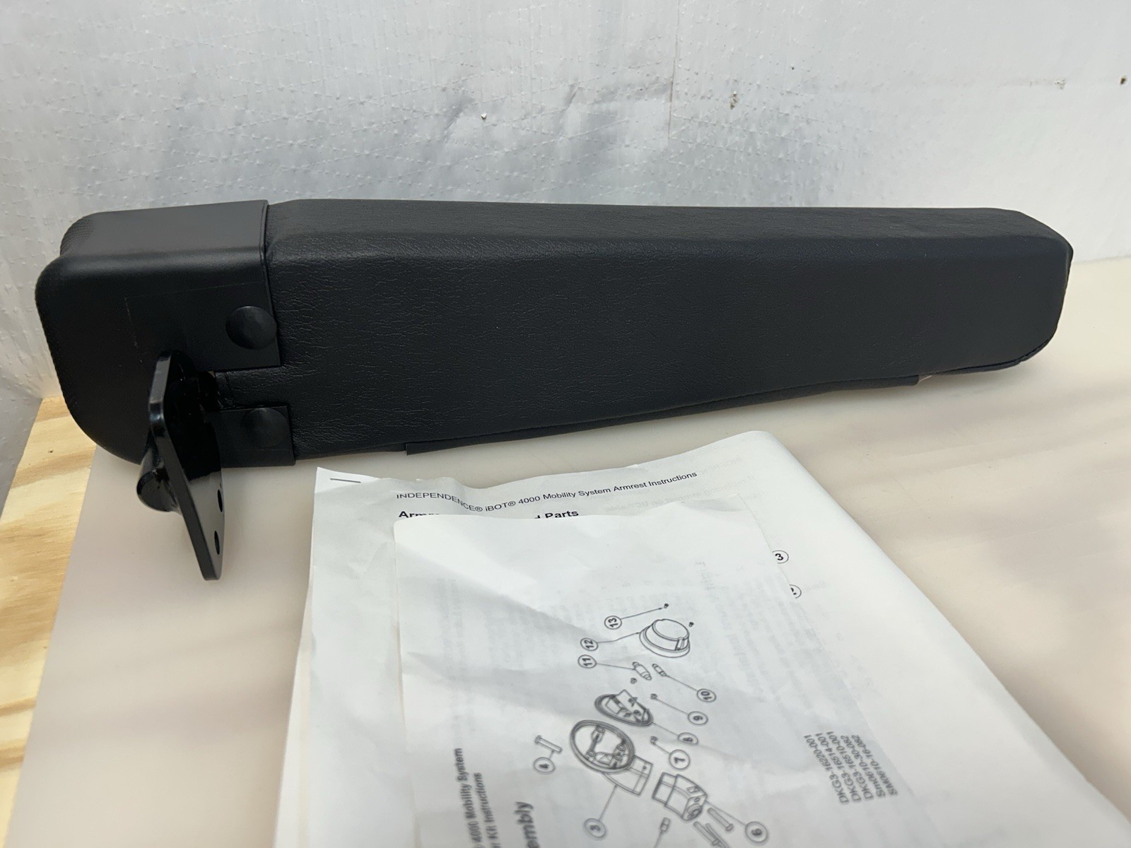 Independence iBOT iBOT 4000 Left Hand Armrest & Arm Pad Assembly Black IT004411