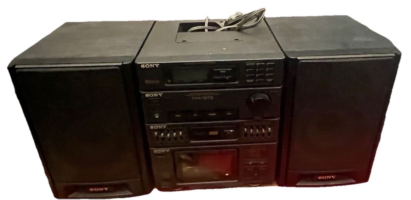 Sony FH-313 RII AM/FM Stereo portable Radio, Phono input  & CD input, read desc