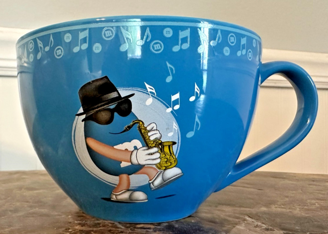 M&M BLUE PLAYING SAXOPHONE SAX COFFEE MUG M&M'S WORLD MARS 2007 NEW