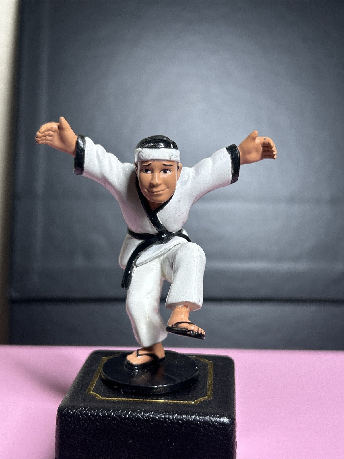 HOMIES LEE 2.5" Rare FIGURE MARTIAL ARTS BLACK BELT 1:24 SCALE Homie