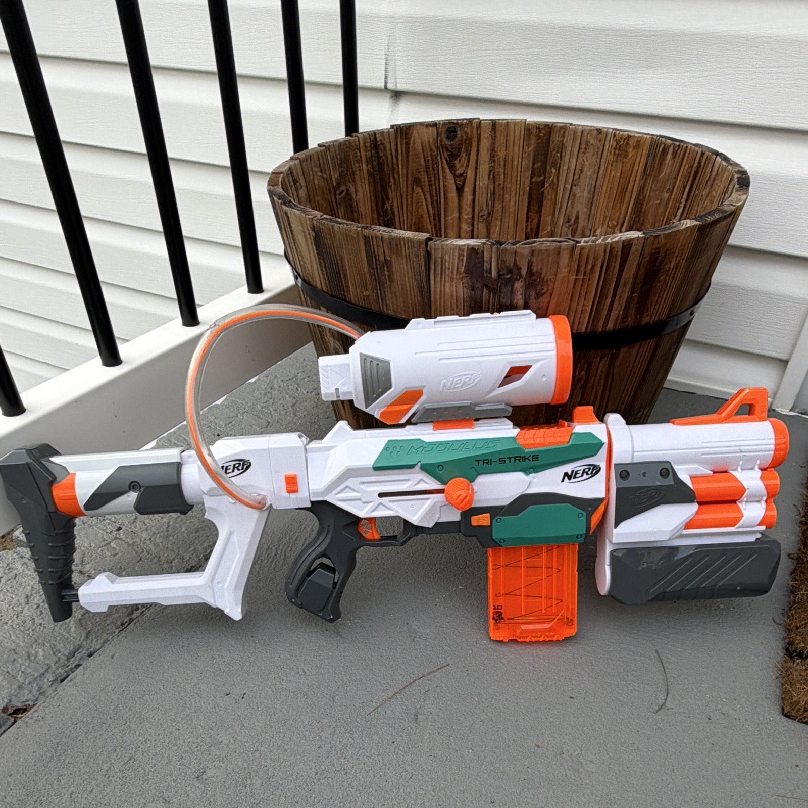 NERF Modulus Tri-Strike Blaster White Orange Green, Age 8-11 (2016)