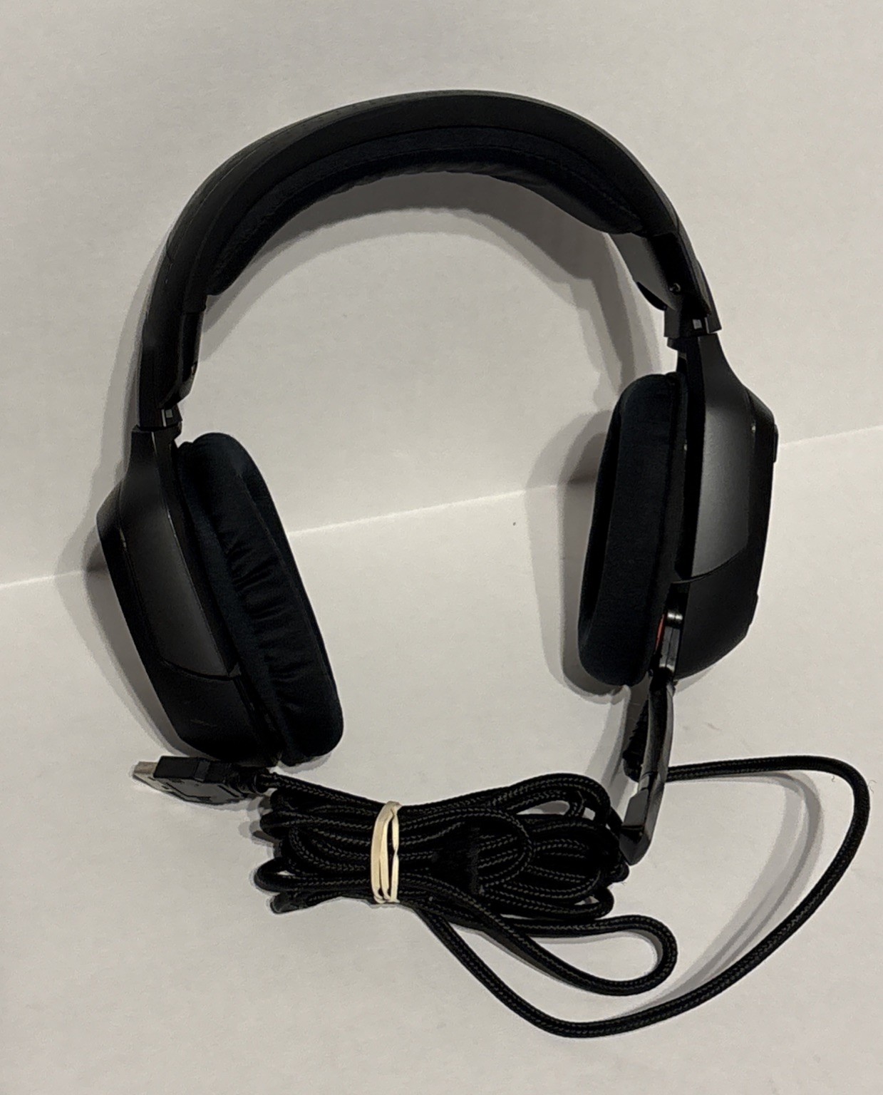 Logitech G35 Wireless Surround Sound Gaming Headset.