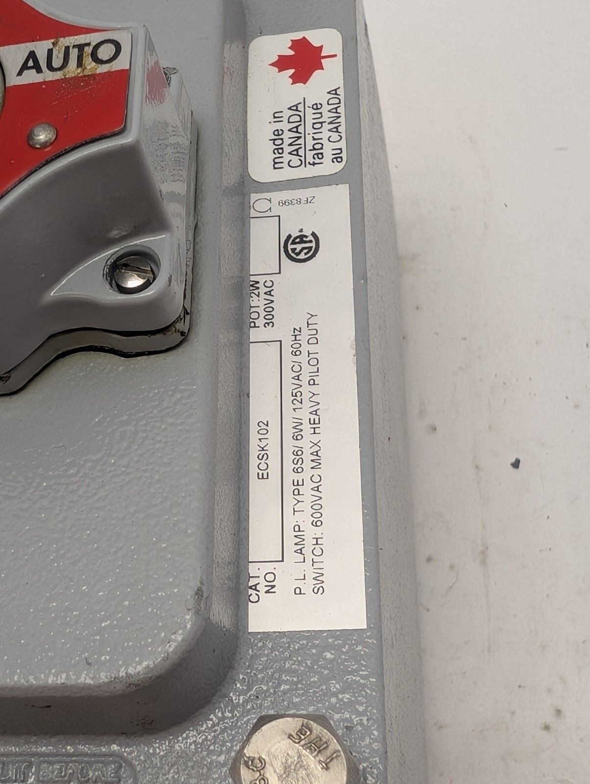 Appleton EGS ECSK102 3-Position Selector Switch and Box
