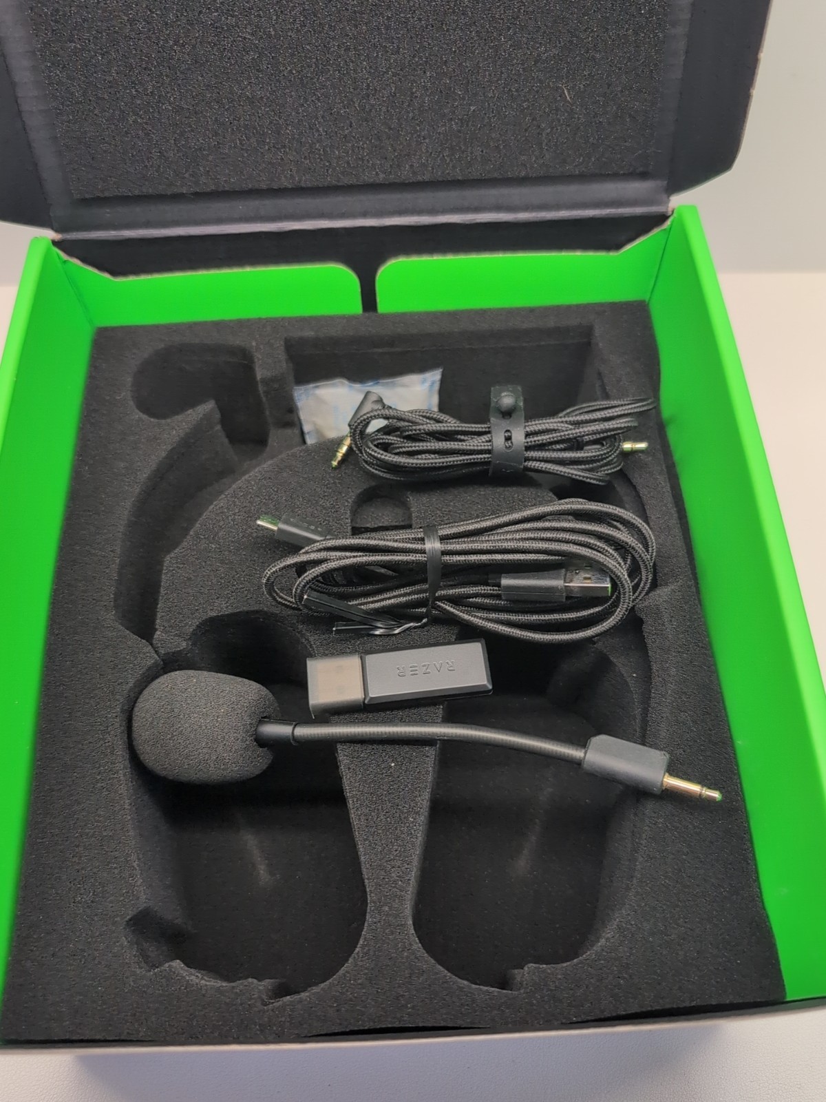 Razer BlackShark V2 Pro Wireless Gaming Headset (Pre 2023 Version) with box #10