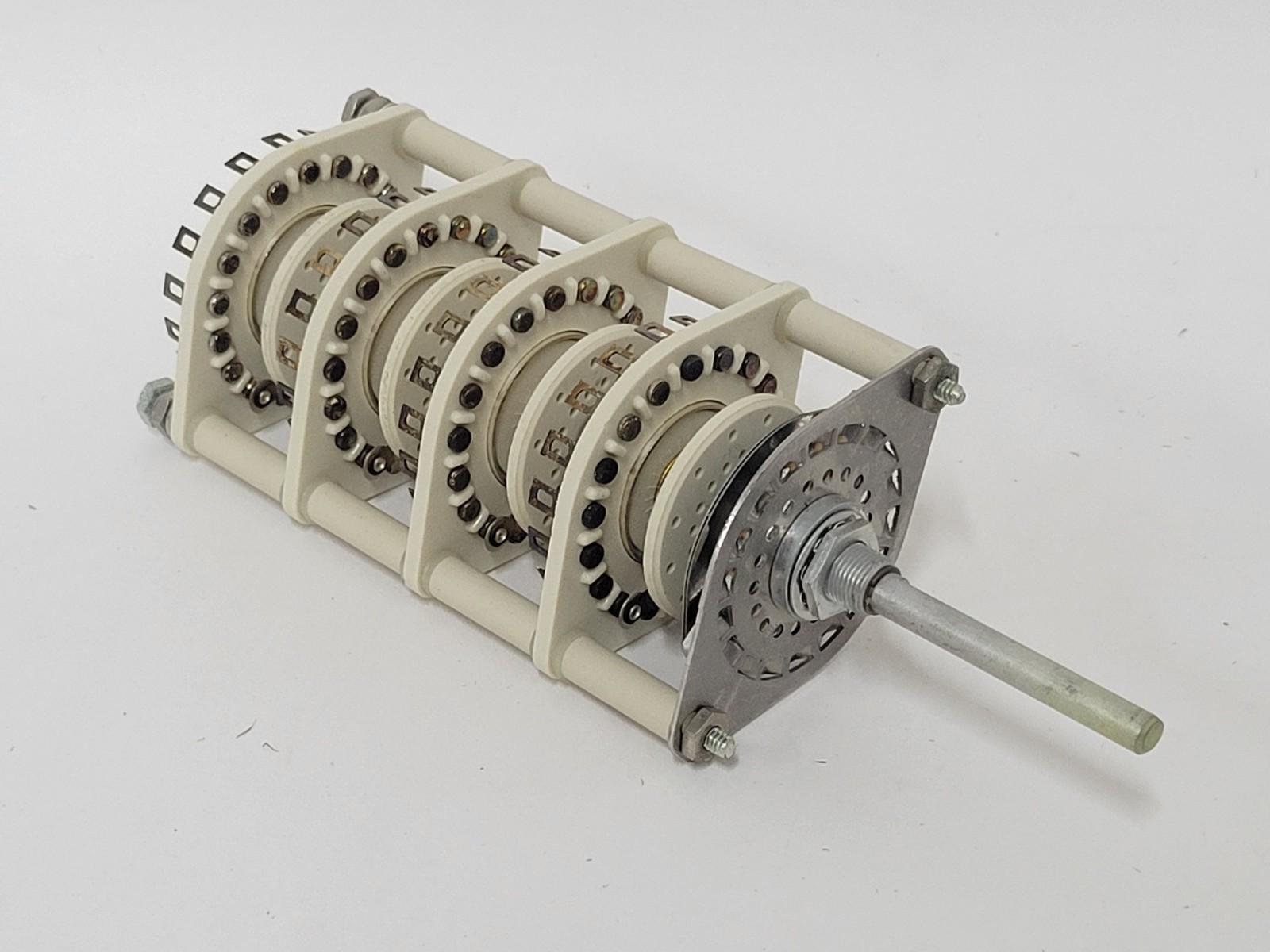 CENTRALAB JV-9013 4 pole 2-17 position ceramic rotary switch - very high quality