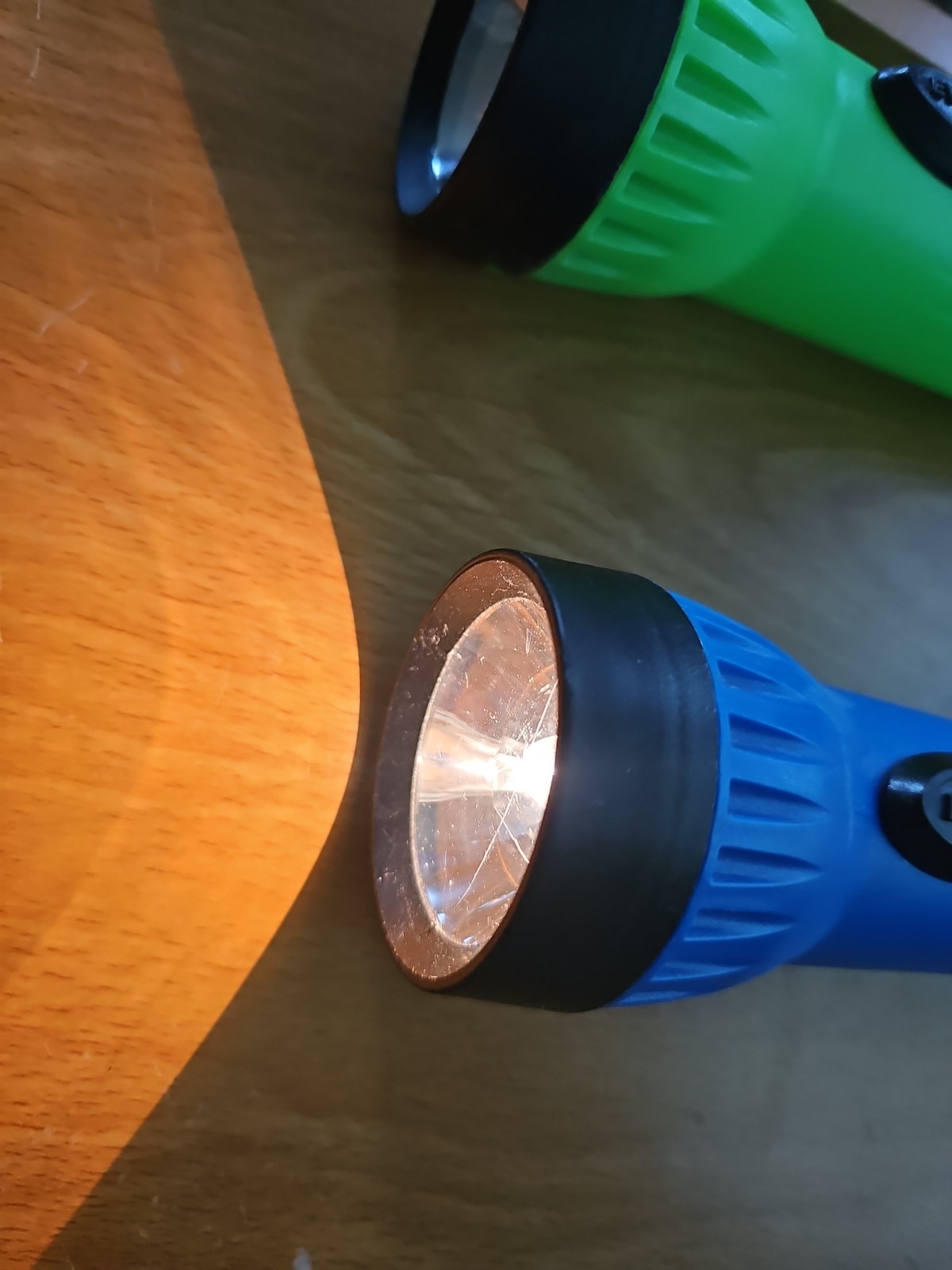 Eveready Plastic Flashlight Regular Light Uses 2D Battery 2 Count Green Blue