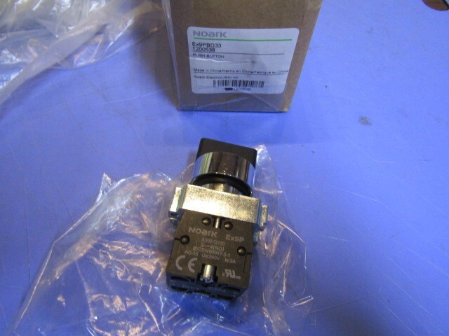 1 Noark  EX9P BD33 3-Position Selector Switch w/ 2-N/O Contact Blocks NEW