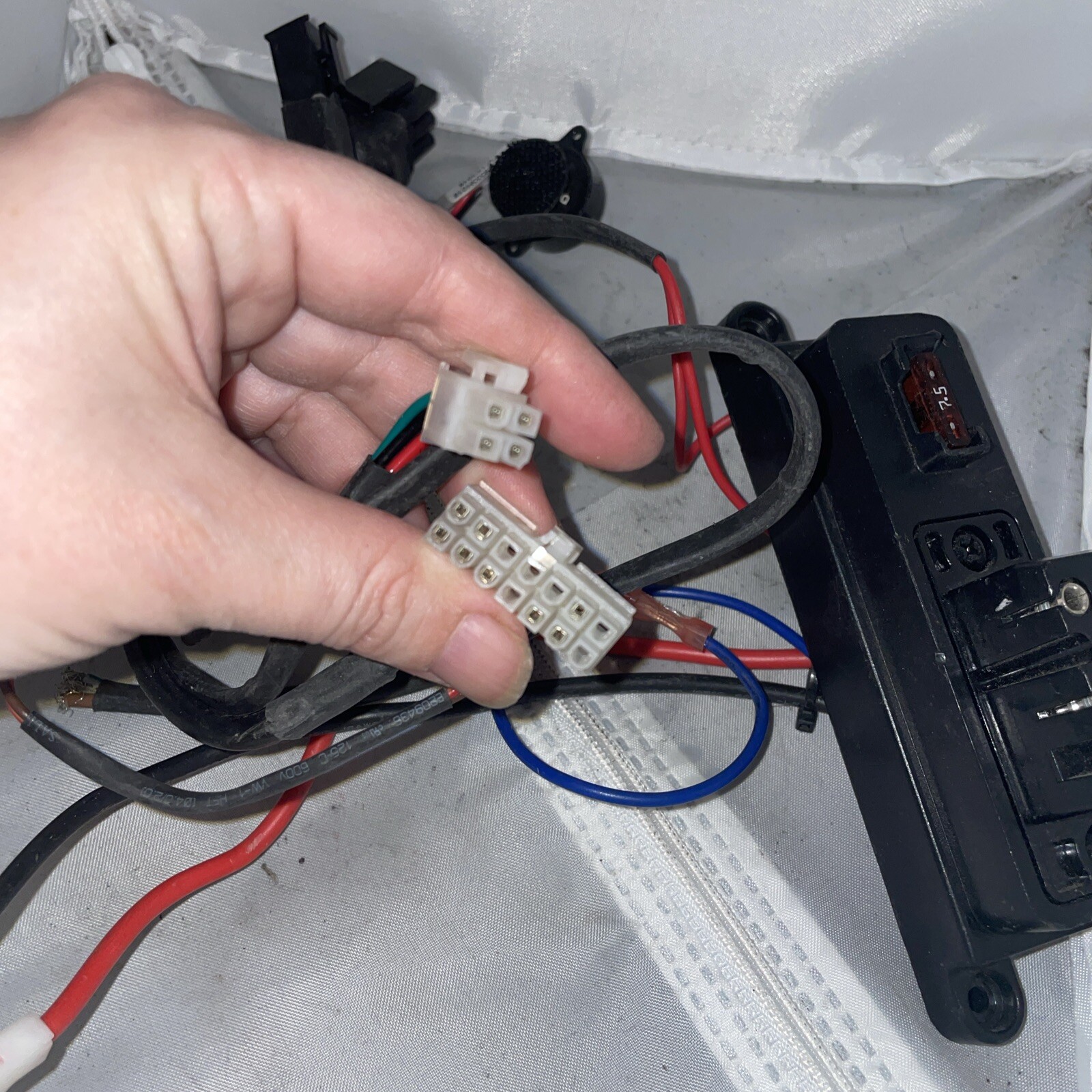 Fuse Box Connection With Horn For Pride Mobility Scooter DN2