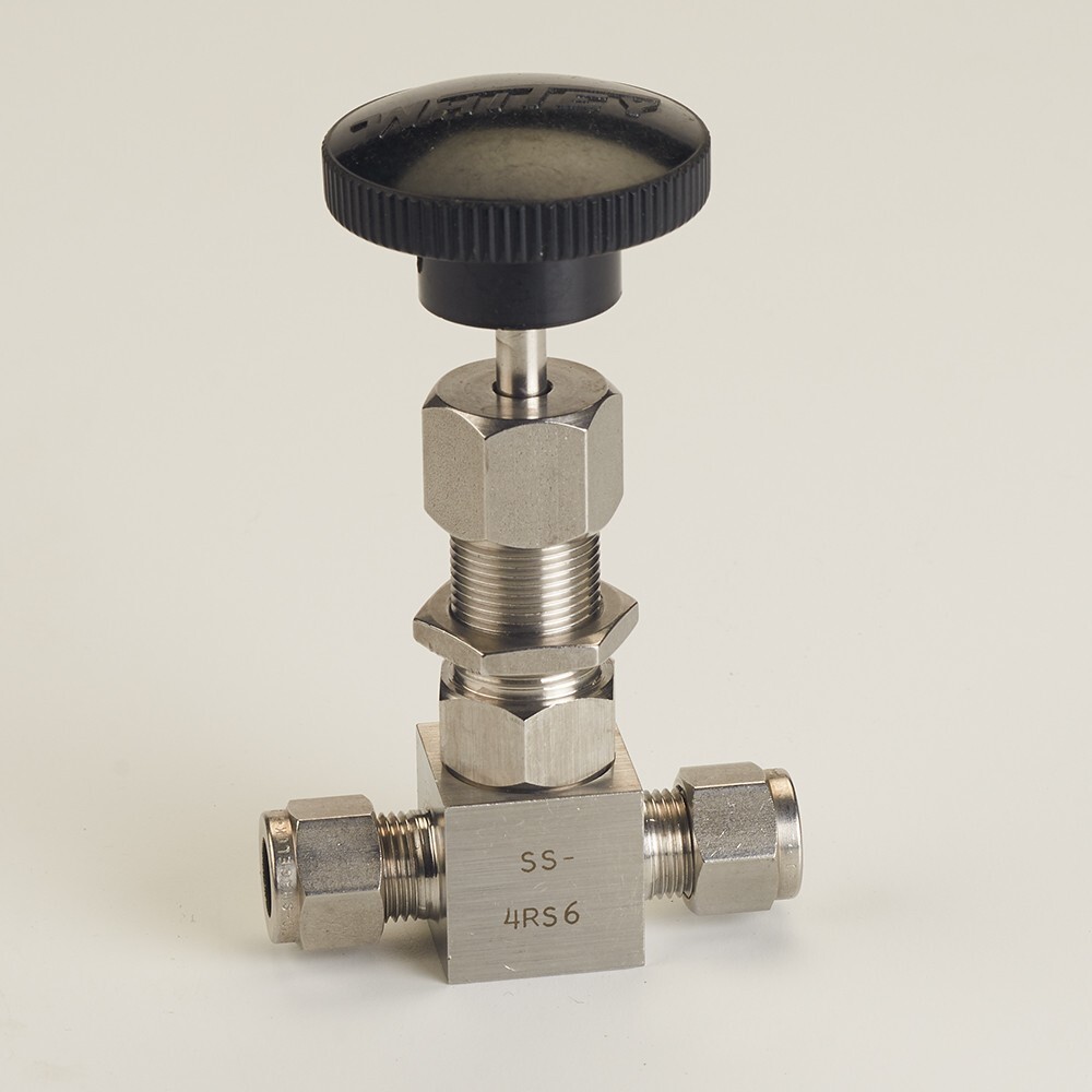Whitey Swagelok SS-4RS6 Stainless Needle Valve (5000 Psi) 3/8” Tube OD