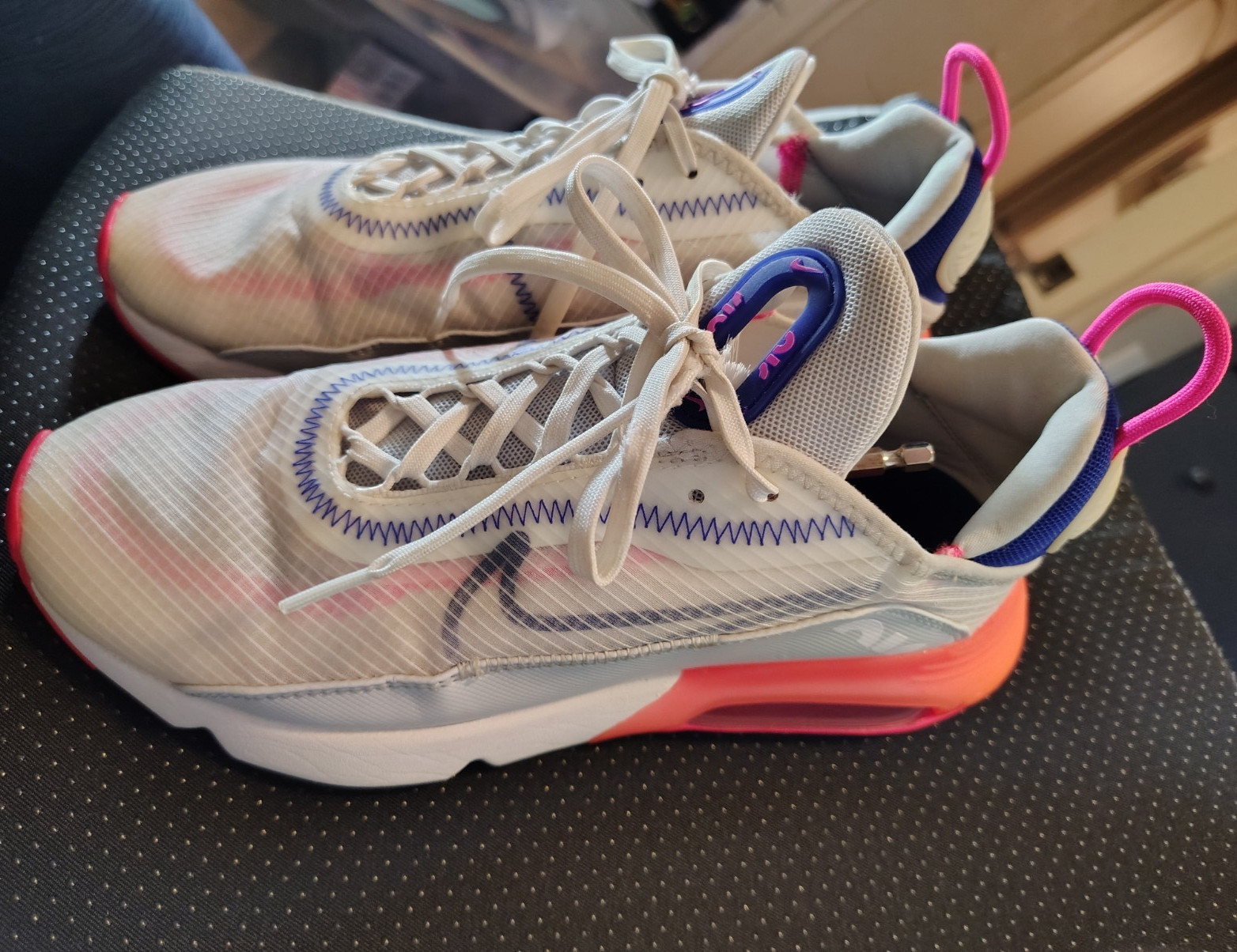 Nike Air Max 2090 Low Top Lace-Up Colorblock Sneaker White Pink Blue