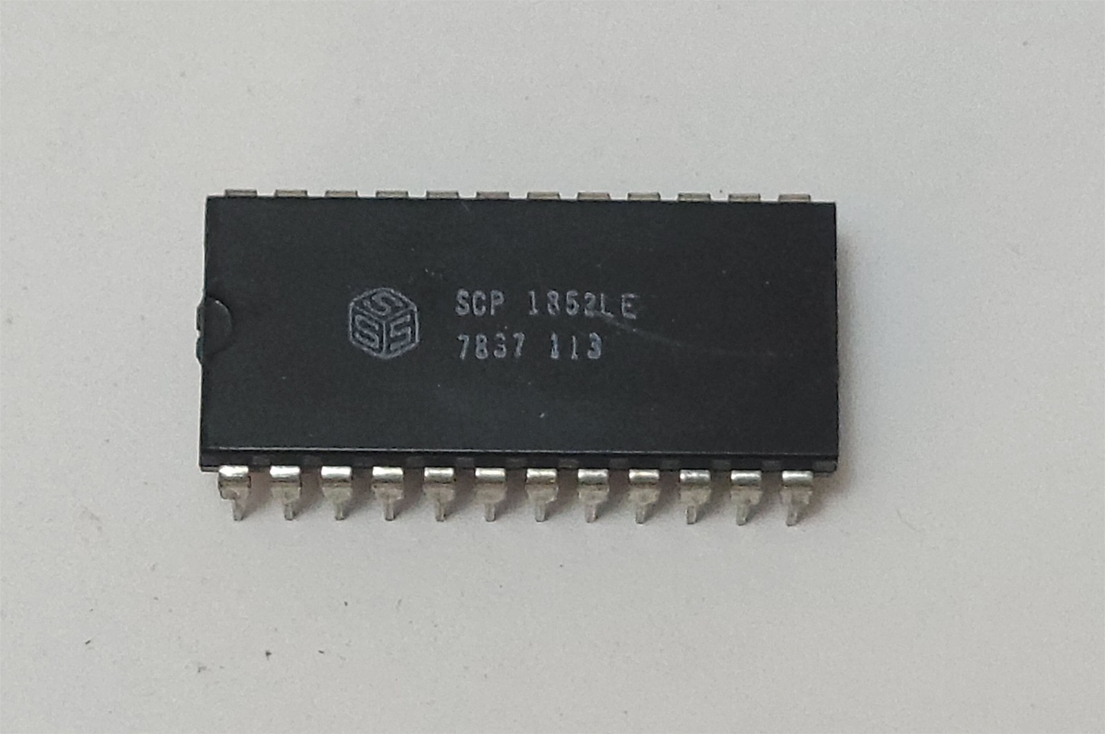 Solid State Scientific SSS 1852LE Microprocessor, 24-Pin , DIP