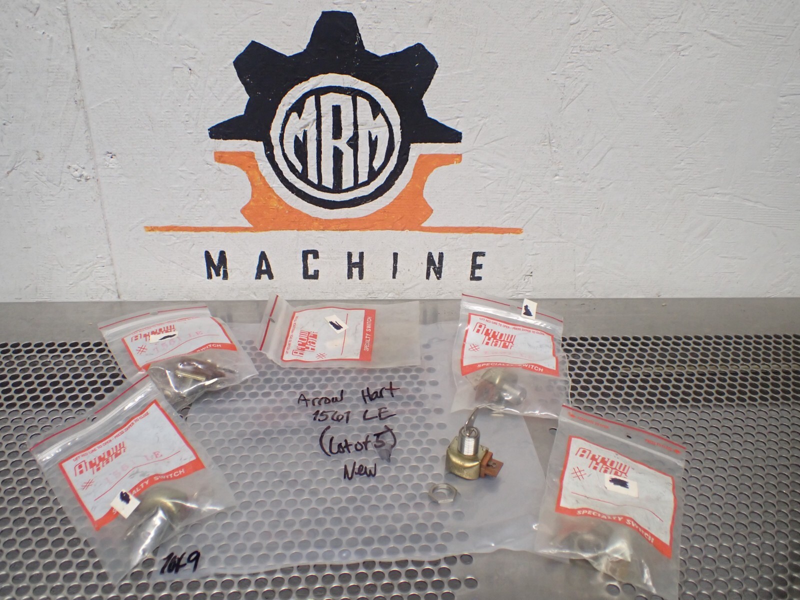 Arrow Hart 1561LE 3A 250V Key Switches New Old Stock (Lot of 5)