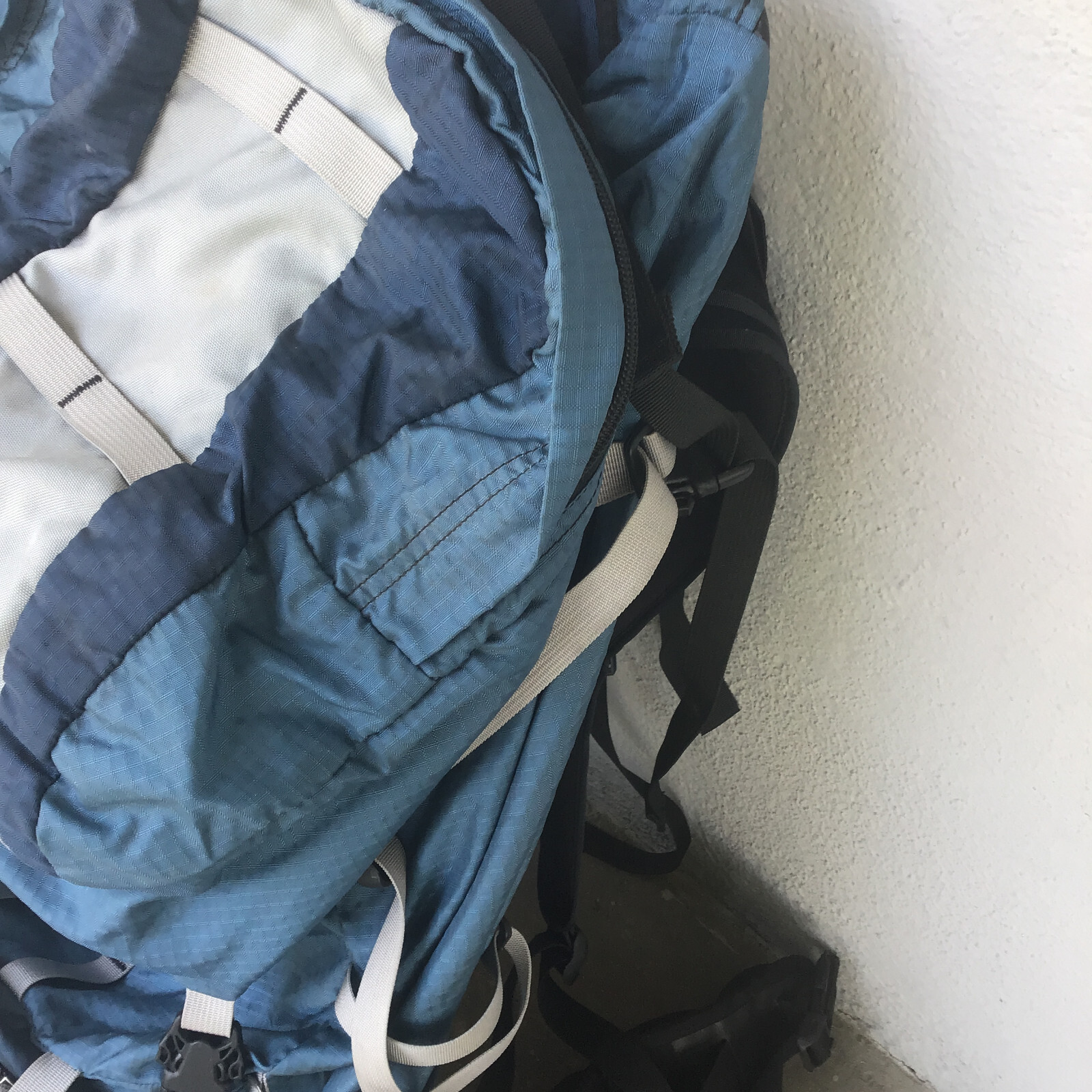 Gregory Shasta Hiking Trail Camping Internal Frame Backpack Size Large Blue Gray