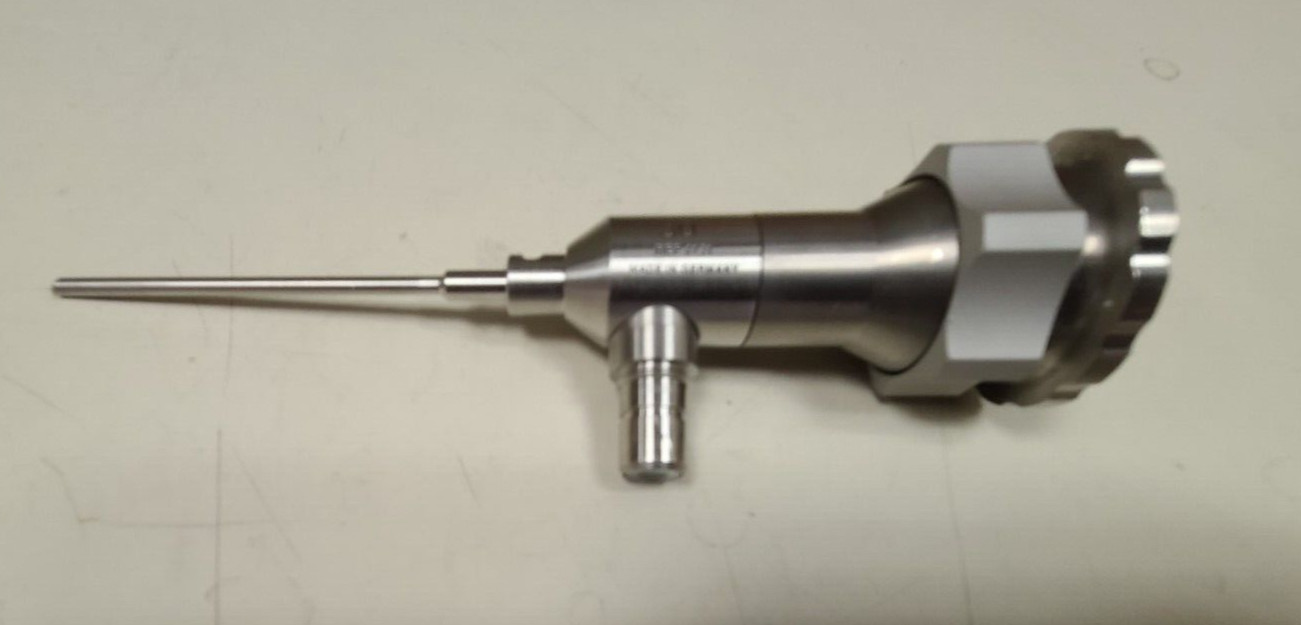 Dyonics S & N 4131 2.7mm x 30 degree small joint scope-exc working condition