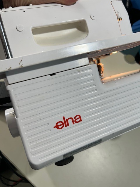 Elna 744 Overlock Serger Sewing Machine Runs See Description / Video READ