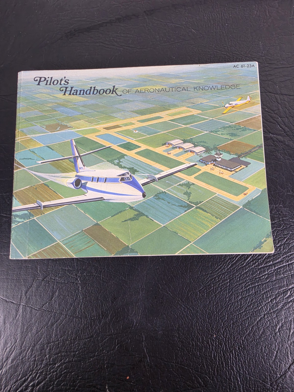 VTG 1971 Pilot's Handbook of Aeronautical Knowledge | AC 61-23A | DOT USA