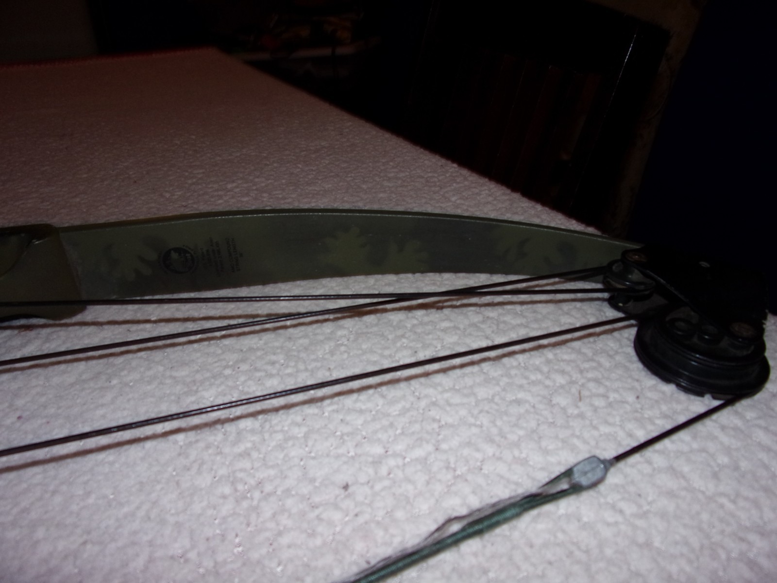 Vintage Bear Whitetail Hunter Green Camo Compound Bow