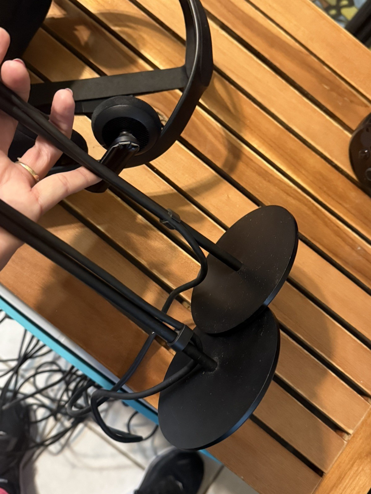Oculus C-4 A VR Headset, 2 Sensors, 1 Controller, Original Cables, READ Descrip