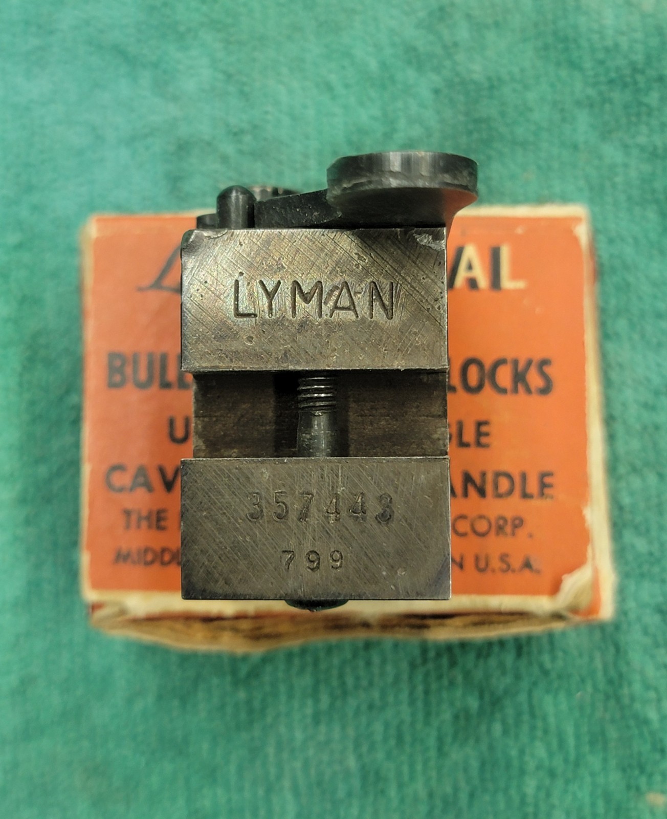 VINTAGE Lyman bullet mold  #357443 for .38/357 Caliber Single Cavity