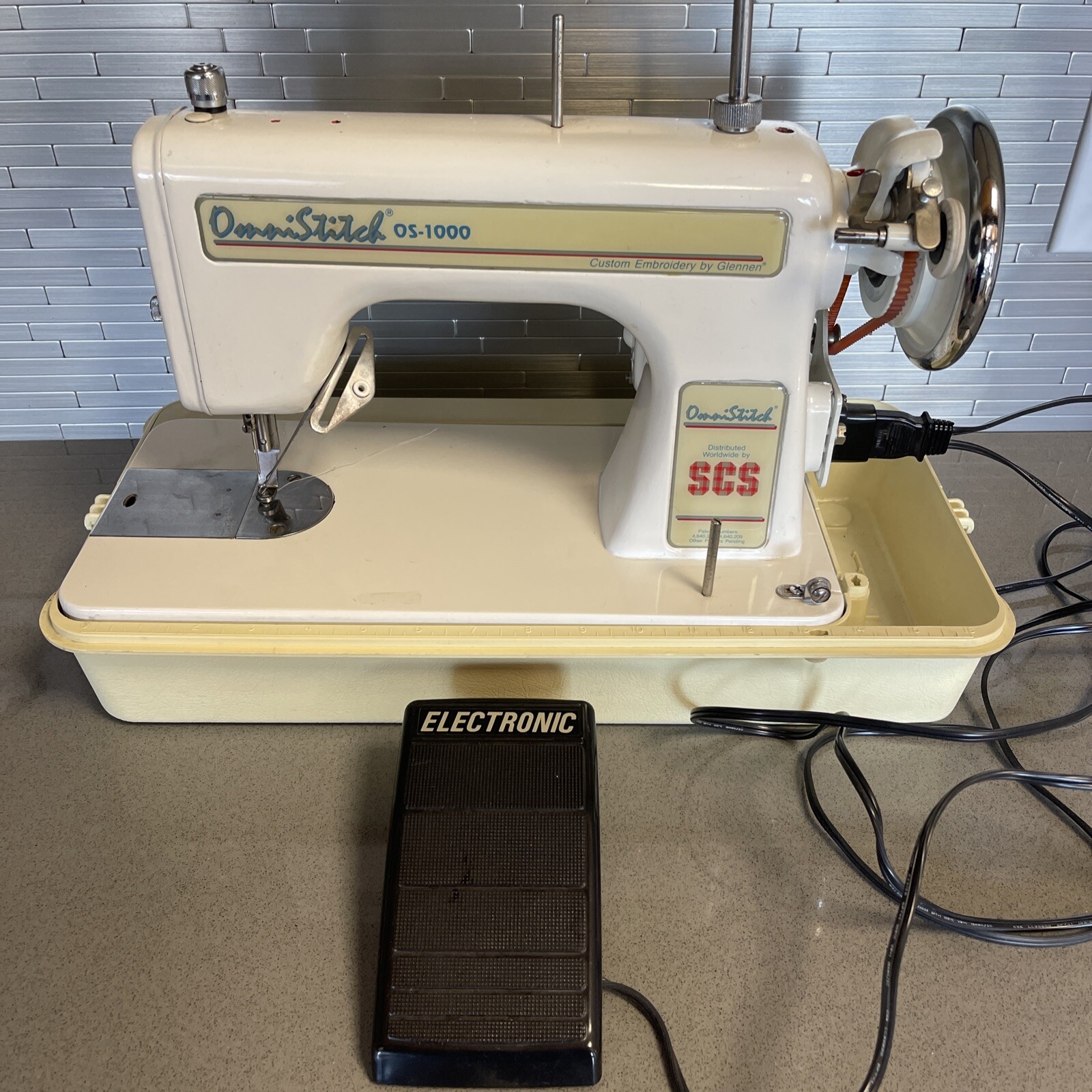 Omni Stitch OS-1000 Embellishing Sewing Machine With Case Parts or Repair