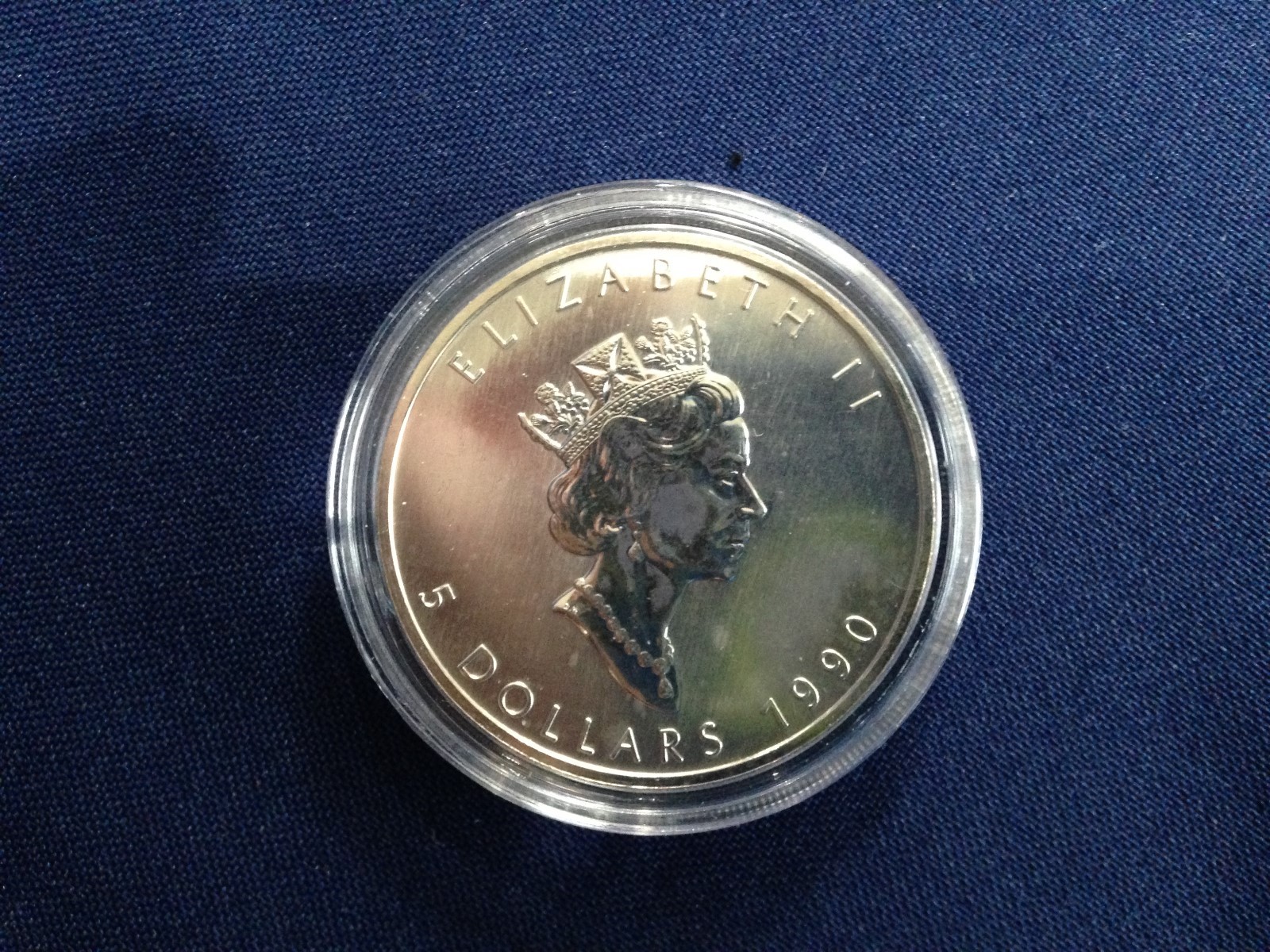 1990 Canada $5.00 Maple Leaf Gem BU One Ounce .9999 Fine Silver  E6103