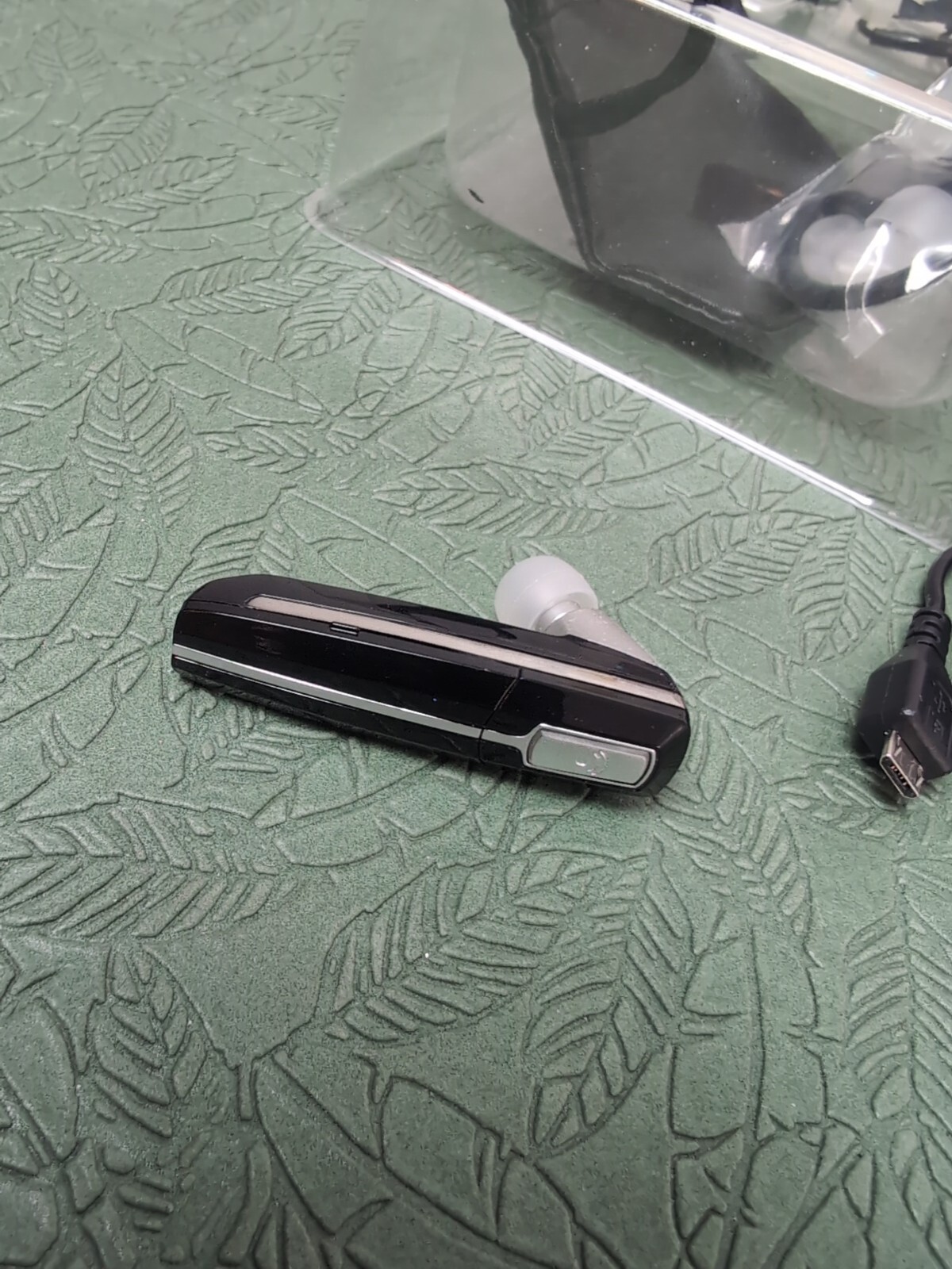 Plantronics Voyager 855 Bluetooth Headset Black (76300-01)