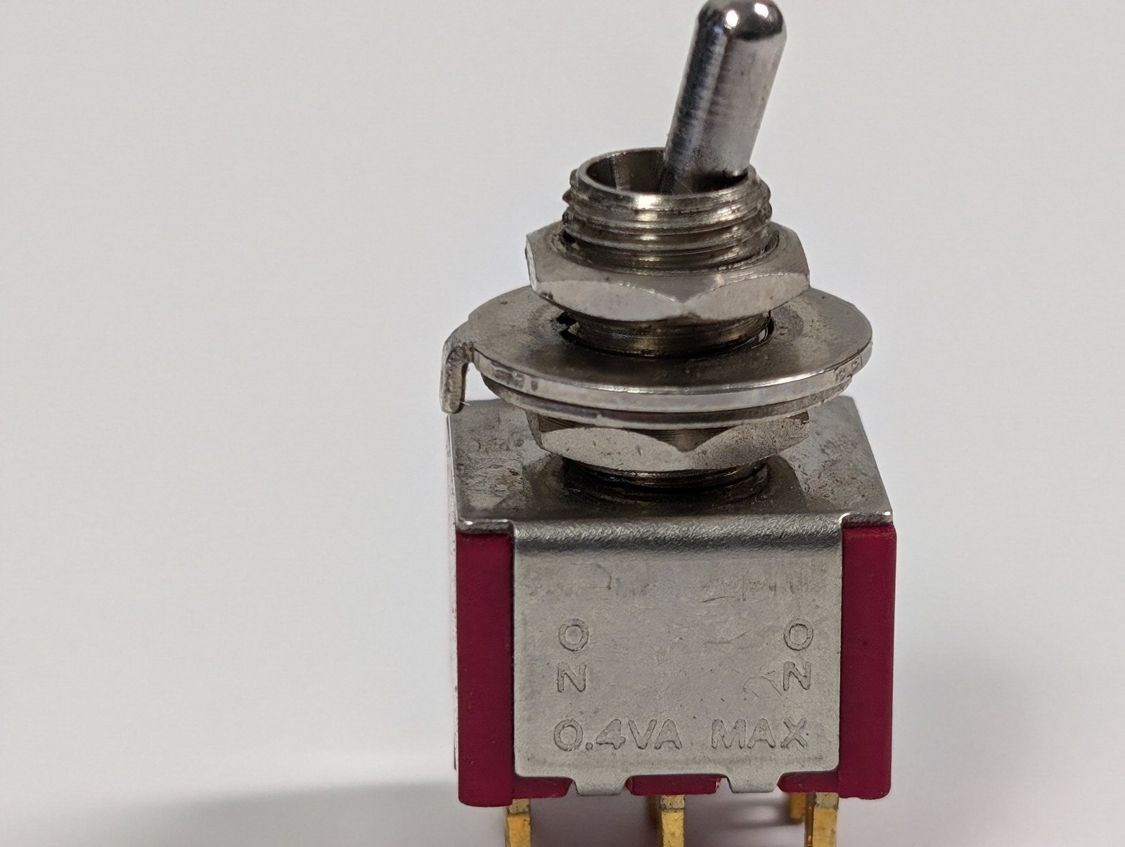 MINIATURE DPDT TOGGLE SWITCH (Low Profile Lever)