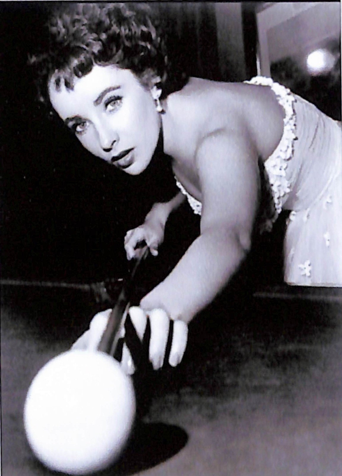 Sexy Elizabeth Taylor 💋 Billiards / Pool Player 🎱METAL Photo Trading Card -