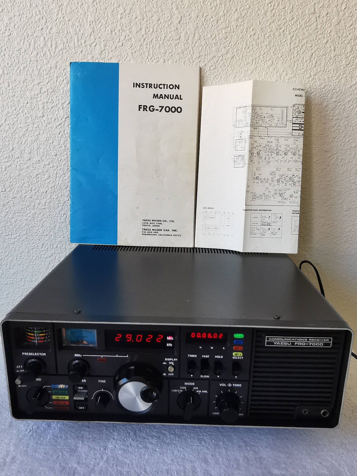 Yaesu FRG-7000 Communications Receiver VLF Shortwave Ham Power On Untested LOOK
