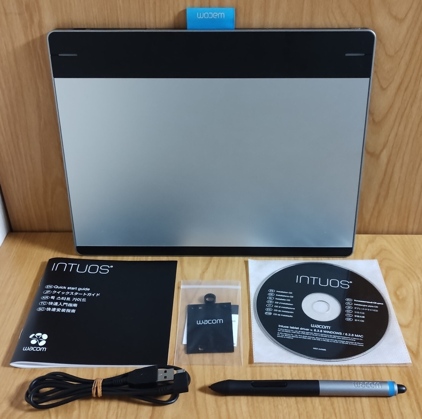 Wacom Intuos Medium CTH-680 Comic Pen Touch Tablet Full set Excellent++++