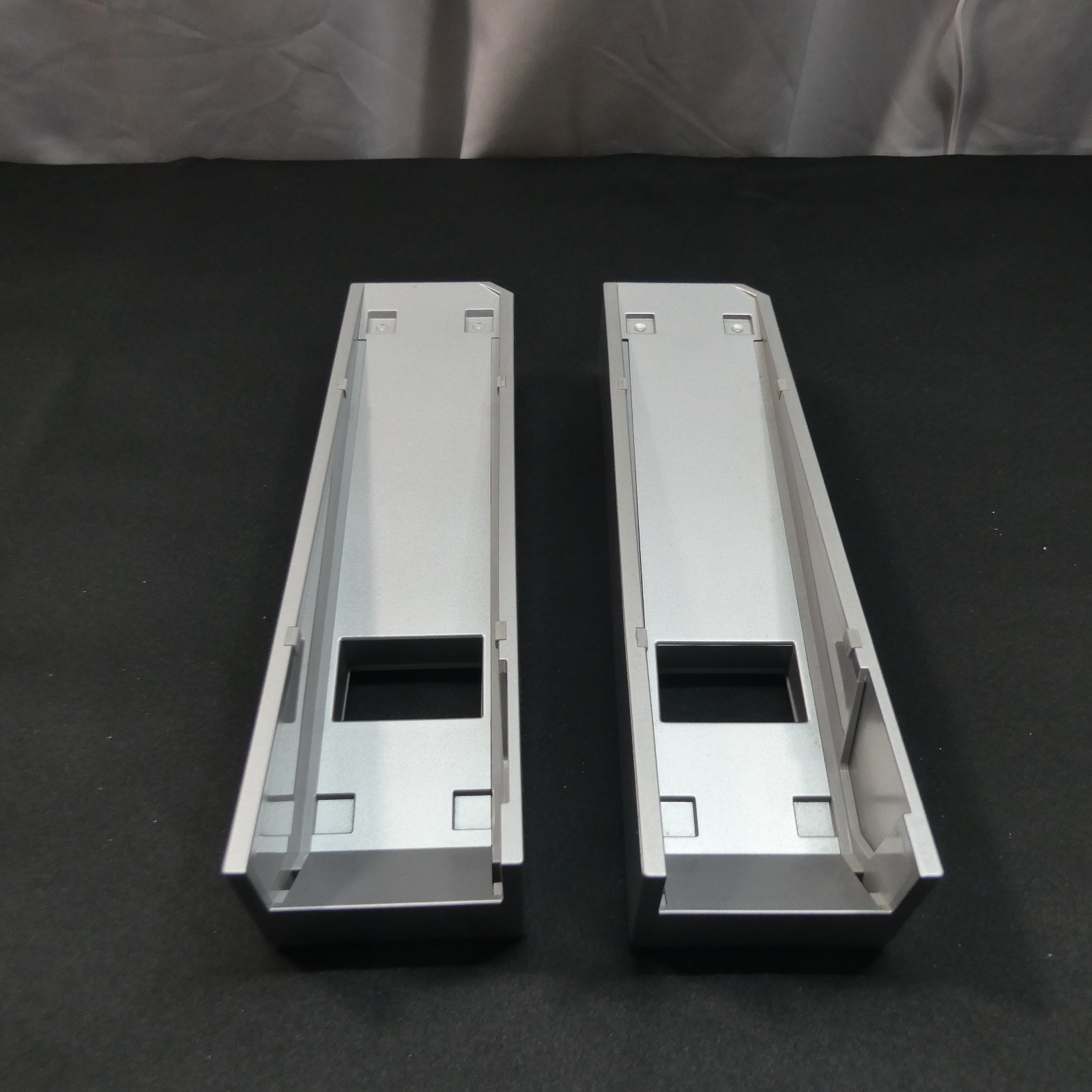 OEM Nintendo Wii Console Stand Base Lot of 2 Gray RVL-017 Genuine Orig Accessory