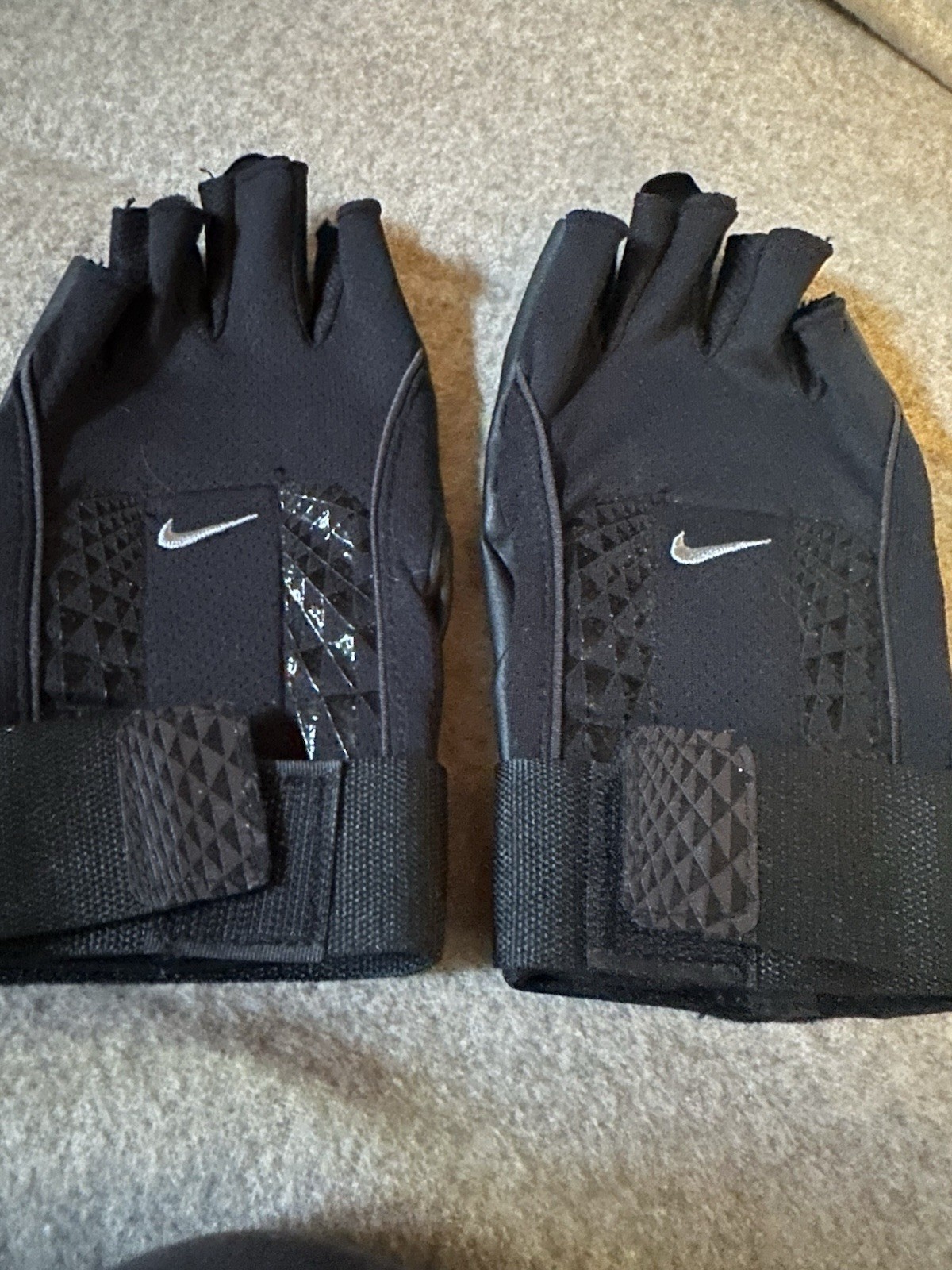 Nike Premium Weight Lifting Gloves. Black. XL
