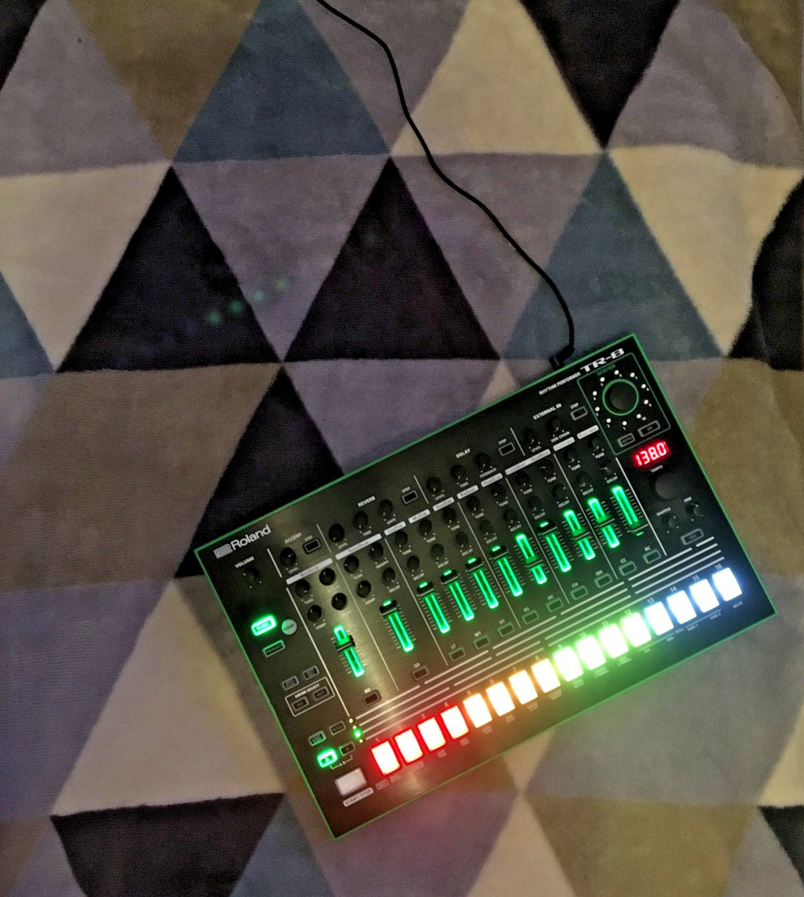 Roland TR-8 TR8 TR 8 Drum Machine Aira