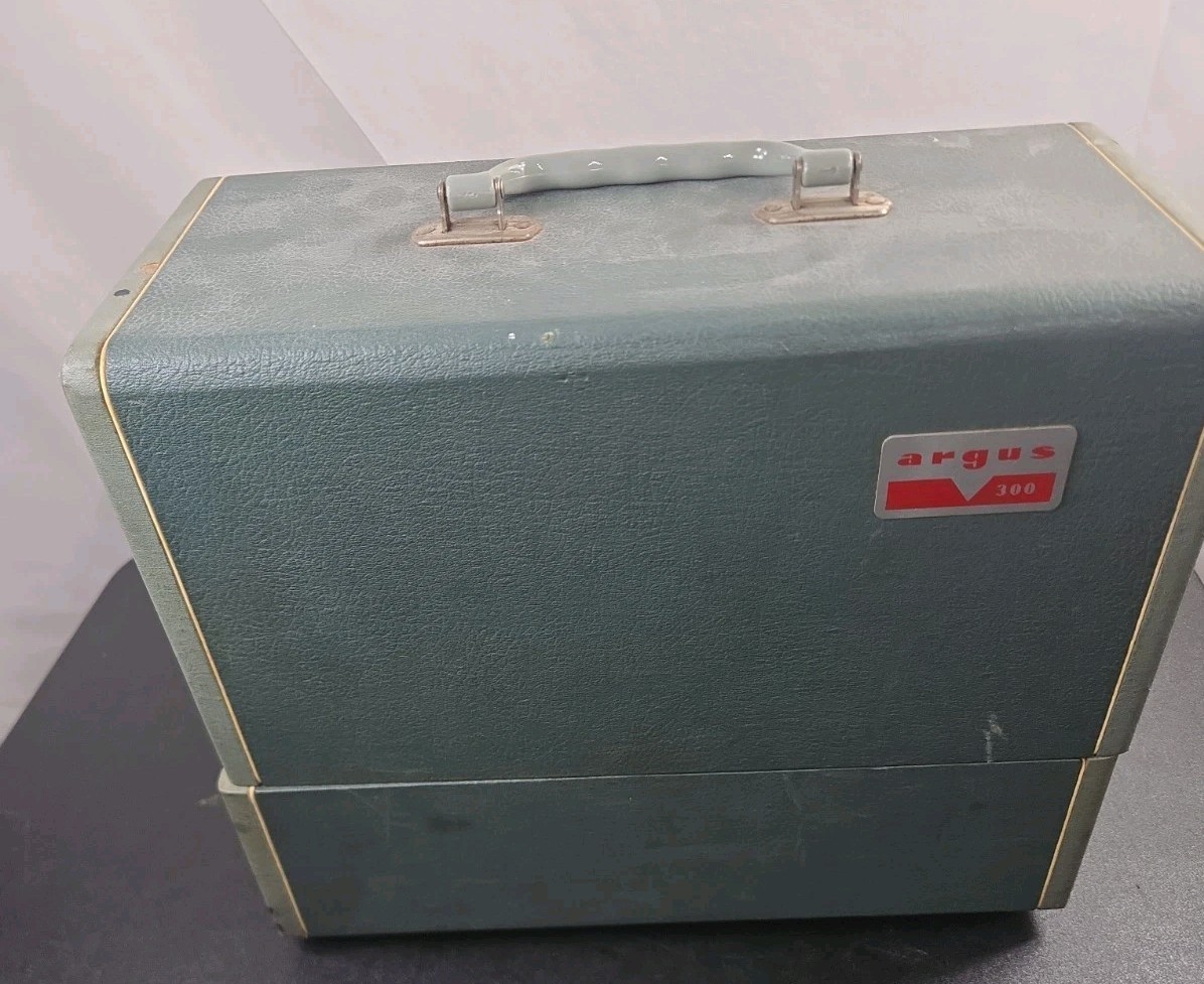 Vintage Argus 300 Automatic 35mm Slide Projector Tested Working w/ Case