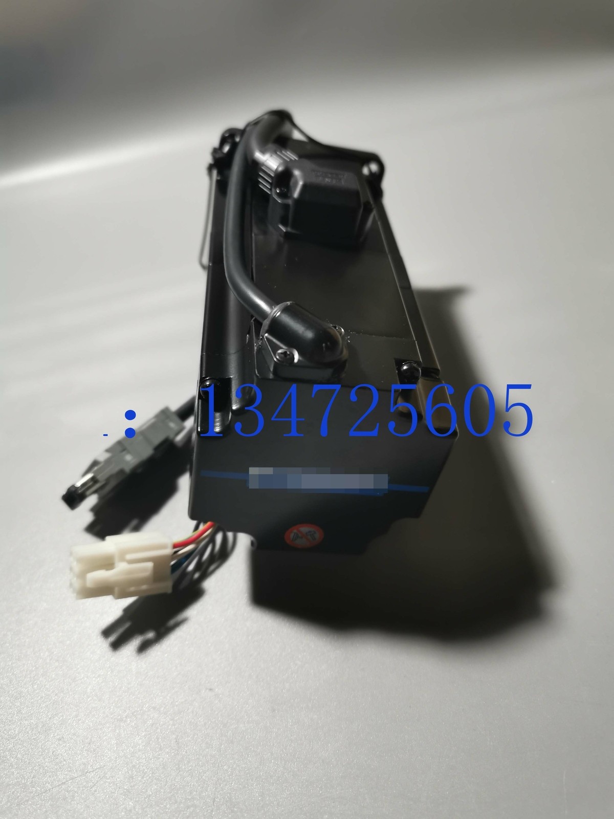 1pcs new SGM7J-04AFC6E servo motor