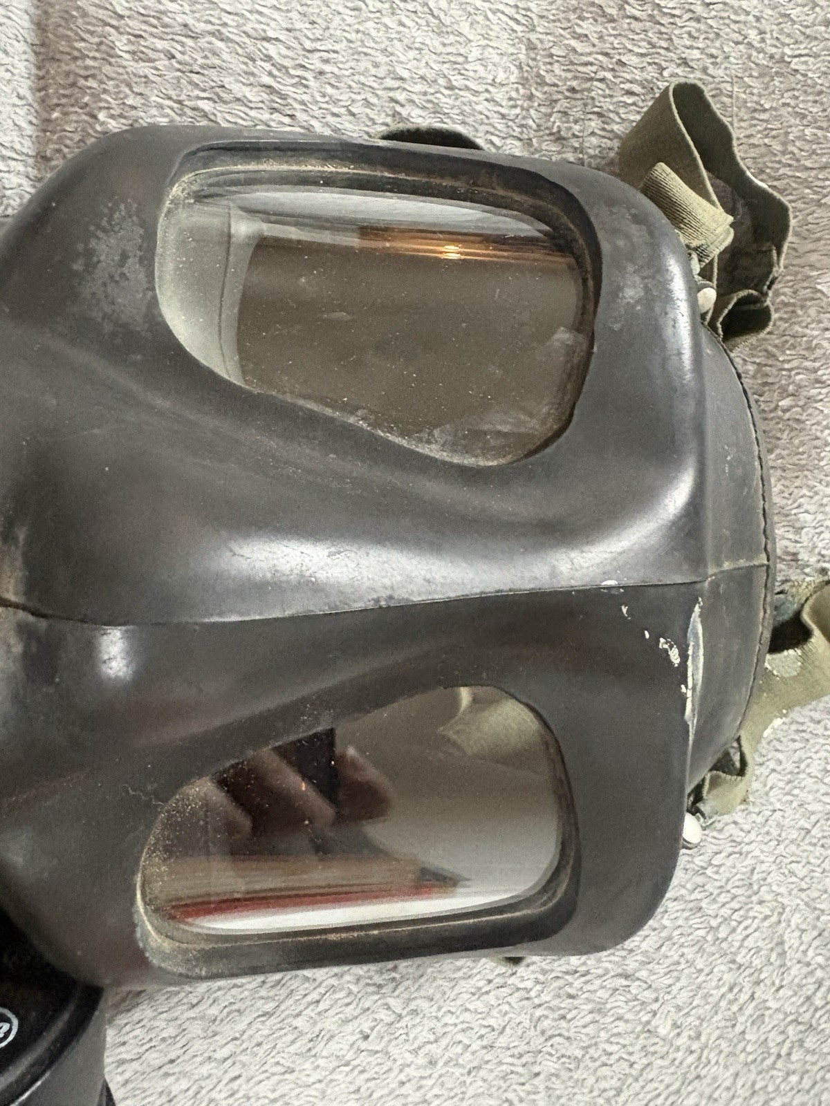 British Military Issue 1966 S 6 Respirator, Size Small