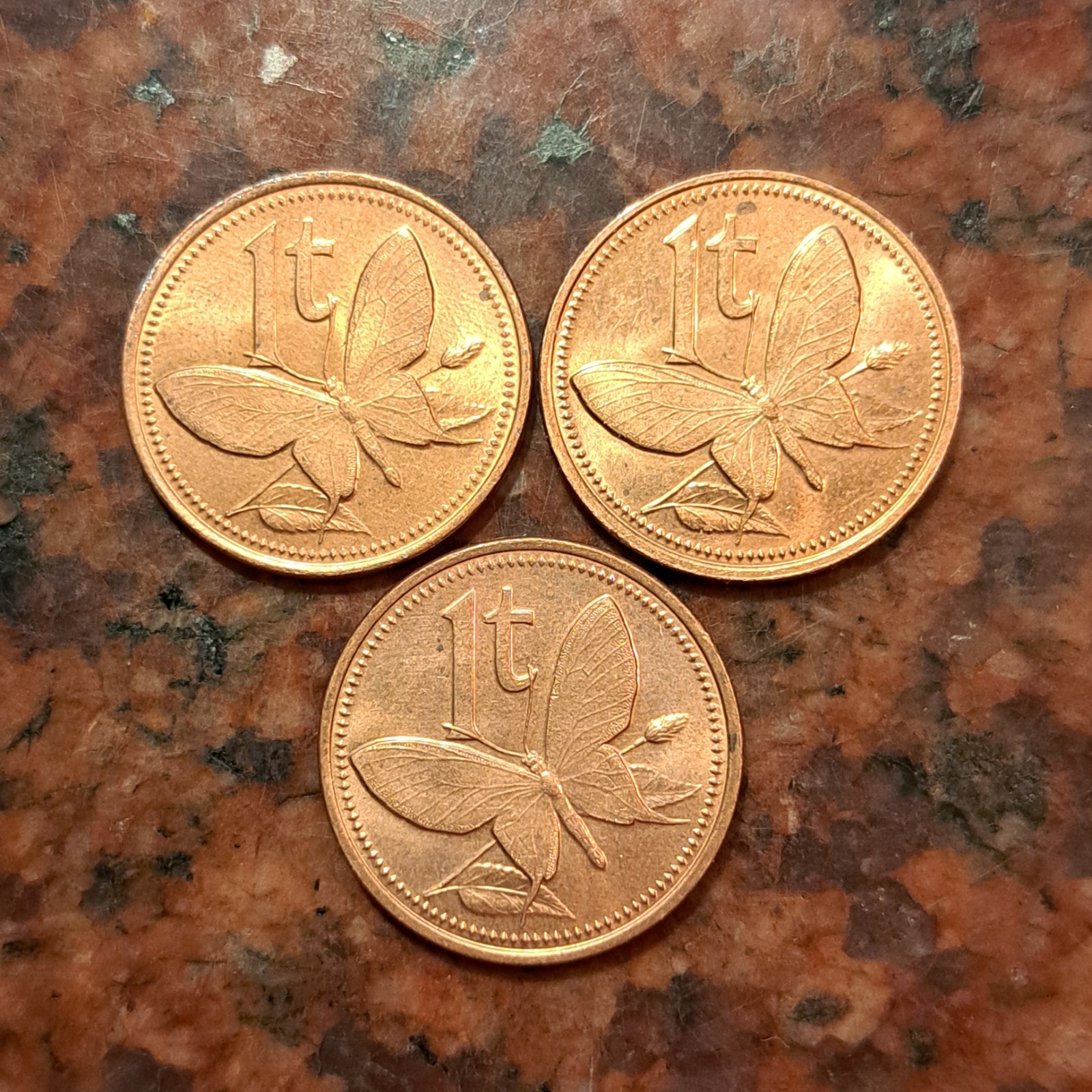 1995 PAPUA NEW GUINEA 1 TOEA COIN (1 COIN PER SALE PICKED AT RANDOM) - #B7248