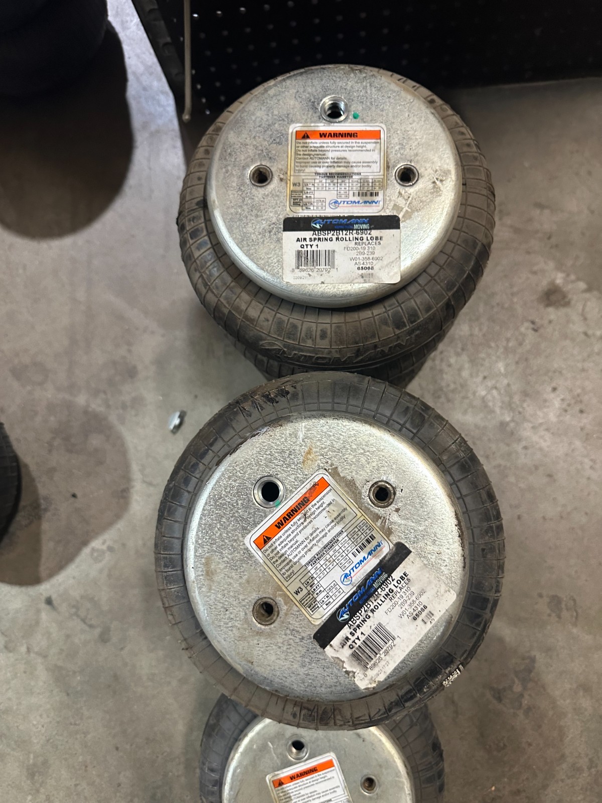 AUTOMANN  ABSP2B12R-6902 Air Spring Rolling Lobe (NEW).