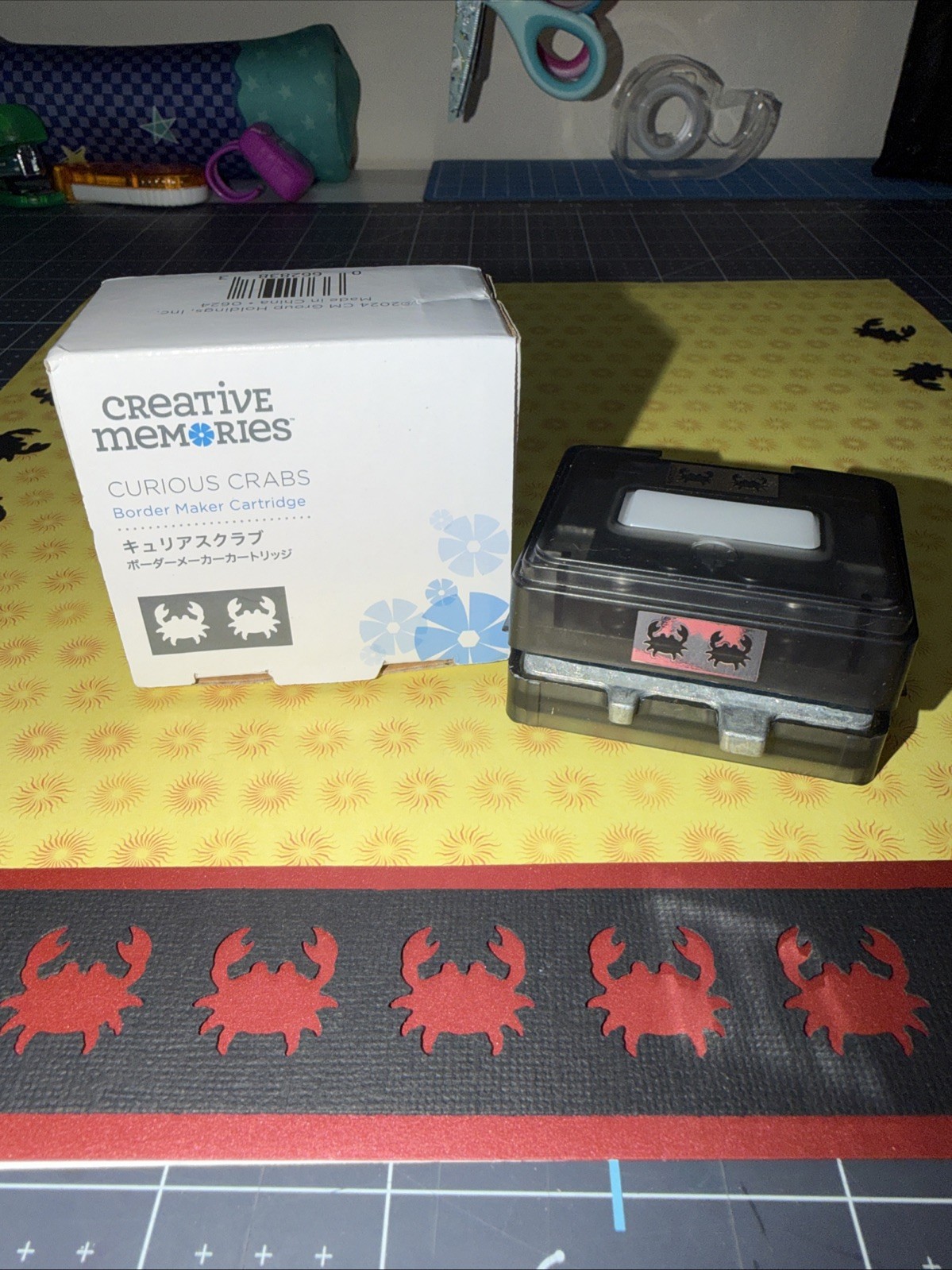 Creative Memories  CURIOUS CRABS Border Maker Cartridge Punch-NEW IN BOX!
