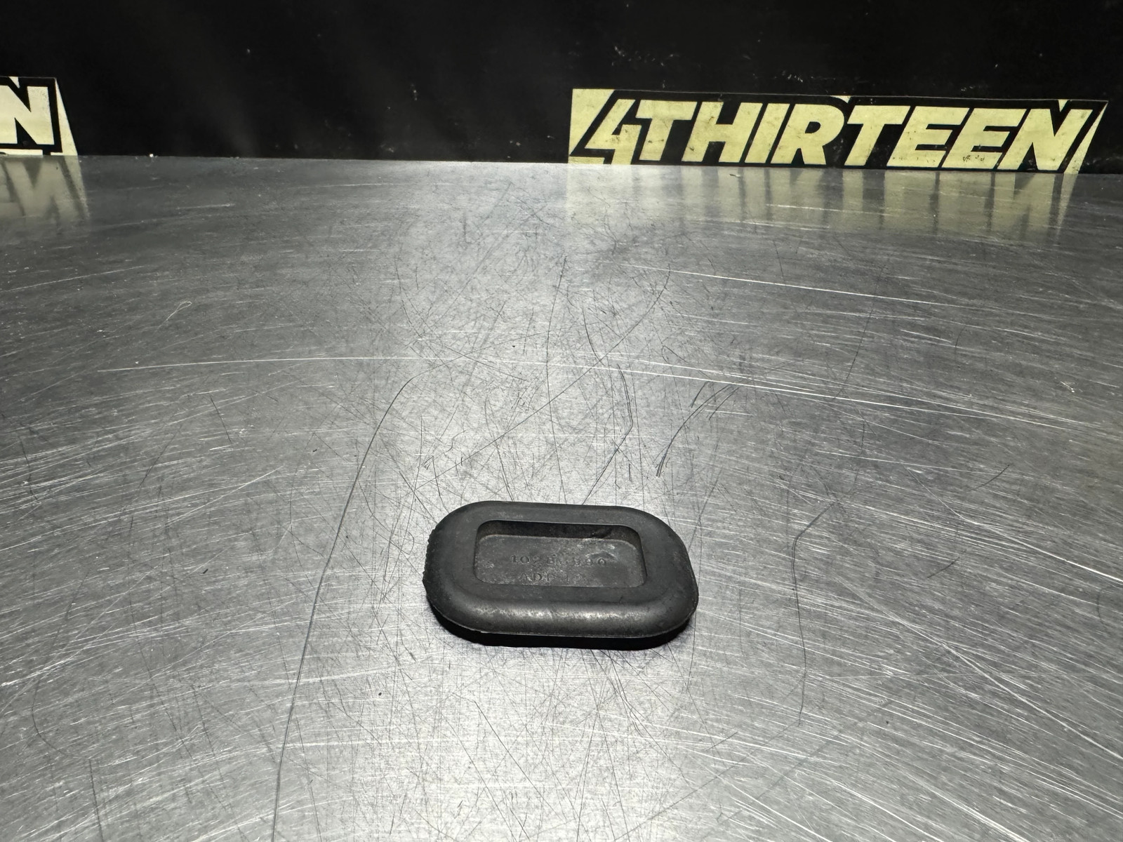 97-04 C5 CORVETTE DOOR BOTTOM ACCESS DRAIN PLUG 10283990 OEM #N582