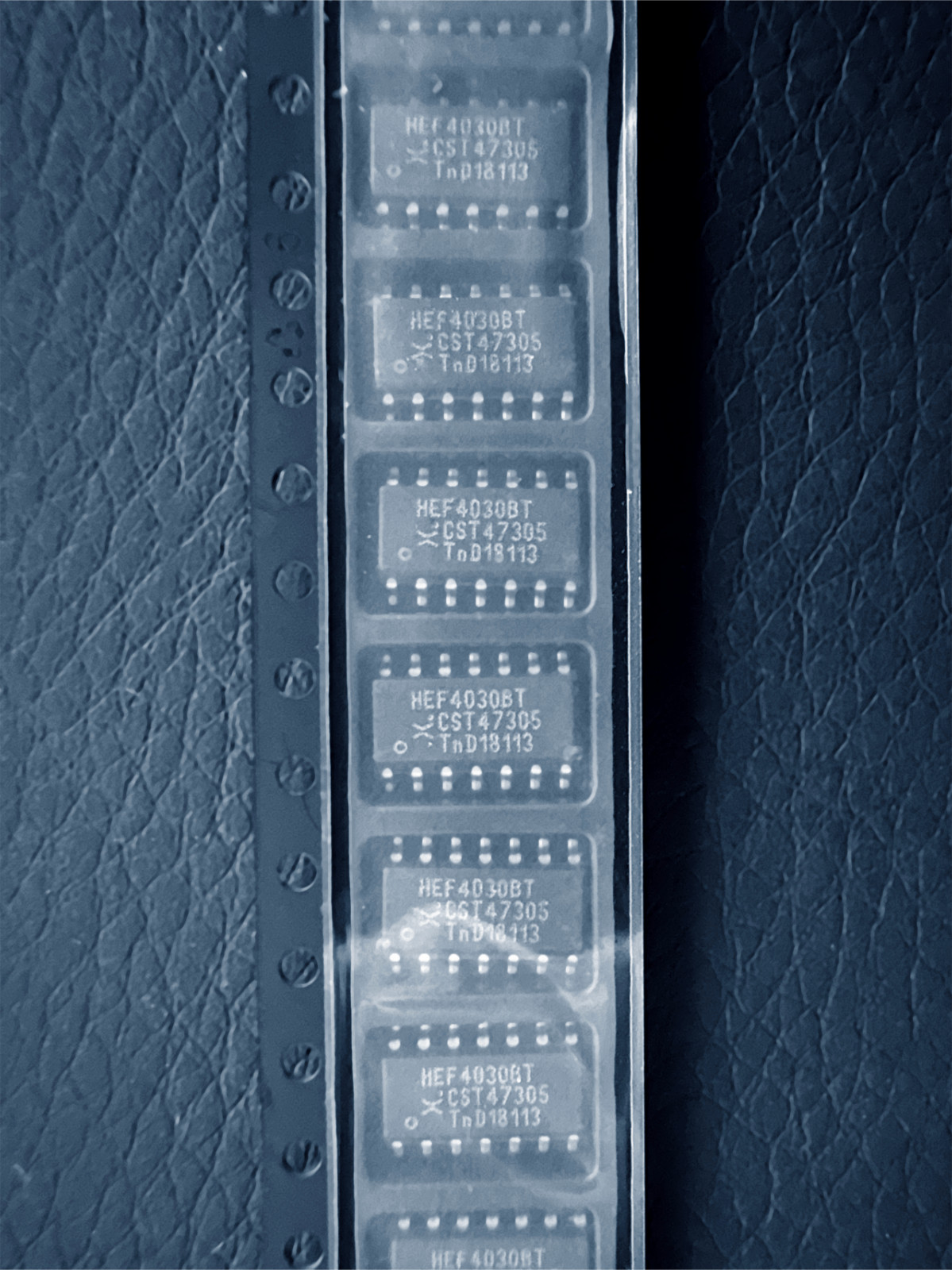10Pcs HEF4030BT NXP XOR (Exclusive OR) IC 4 Channel 2-Input 14-SO